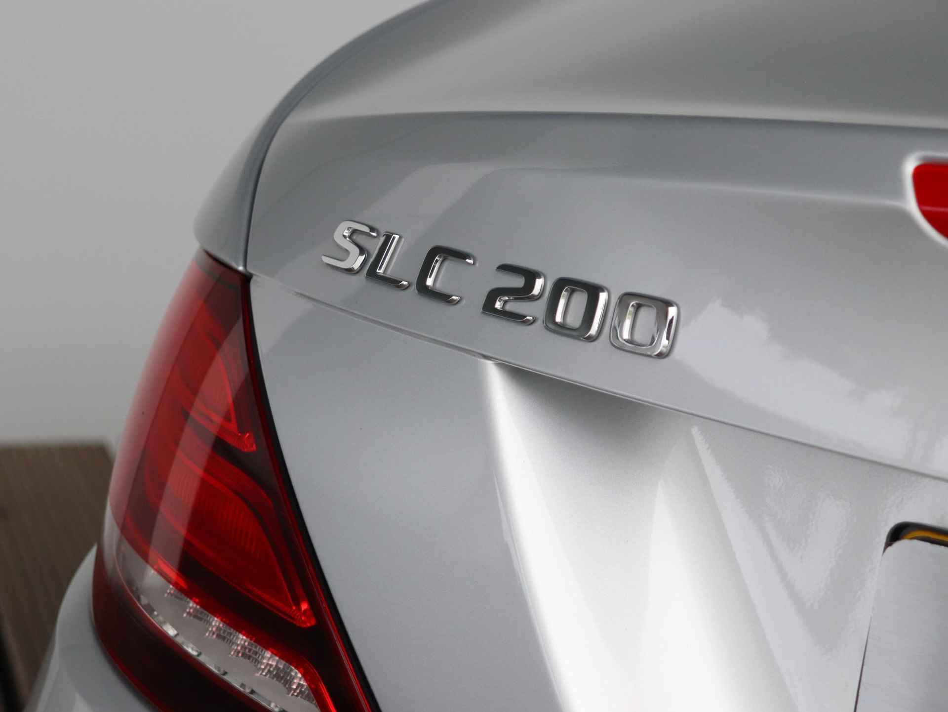 Mercedes-Benz SLC 200 RedArt Edition | Navi | Dodehoekassistent | Stoel en Nekverwarming| - 25/30