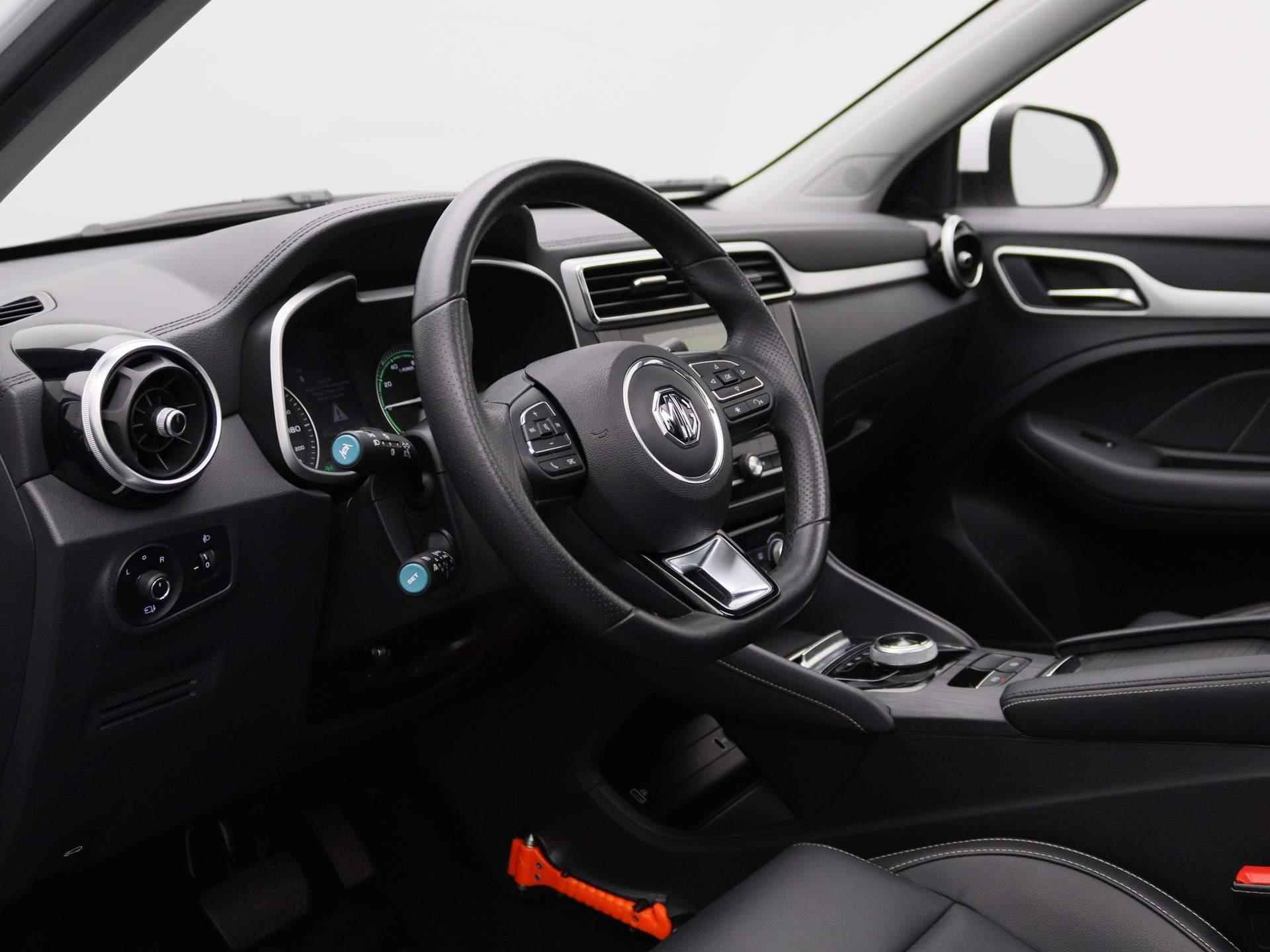 MG ZS EV Luxury 45 kWh | Leder | Navi | Airco | PDC | LMV | Cam | Schuifdak | LED | - 30/35