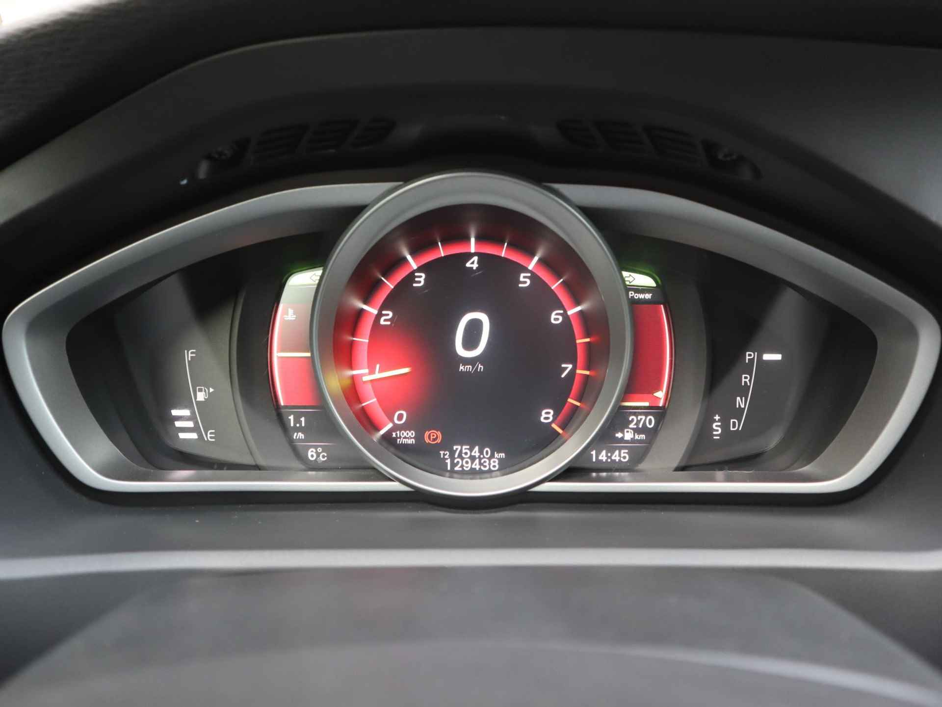 Volvo V40 Cross Country 1.5 T3 Momentum | Stoelverwarming | Led | Cruise Control - 37/46