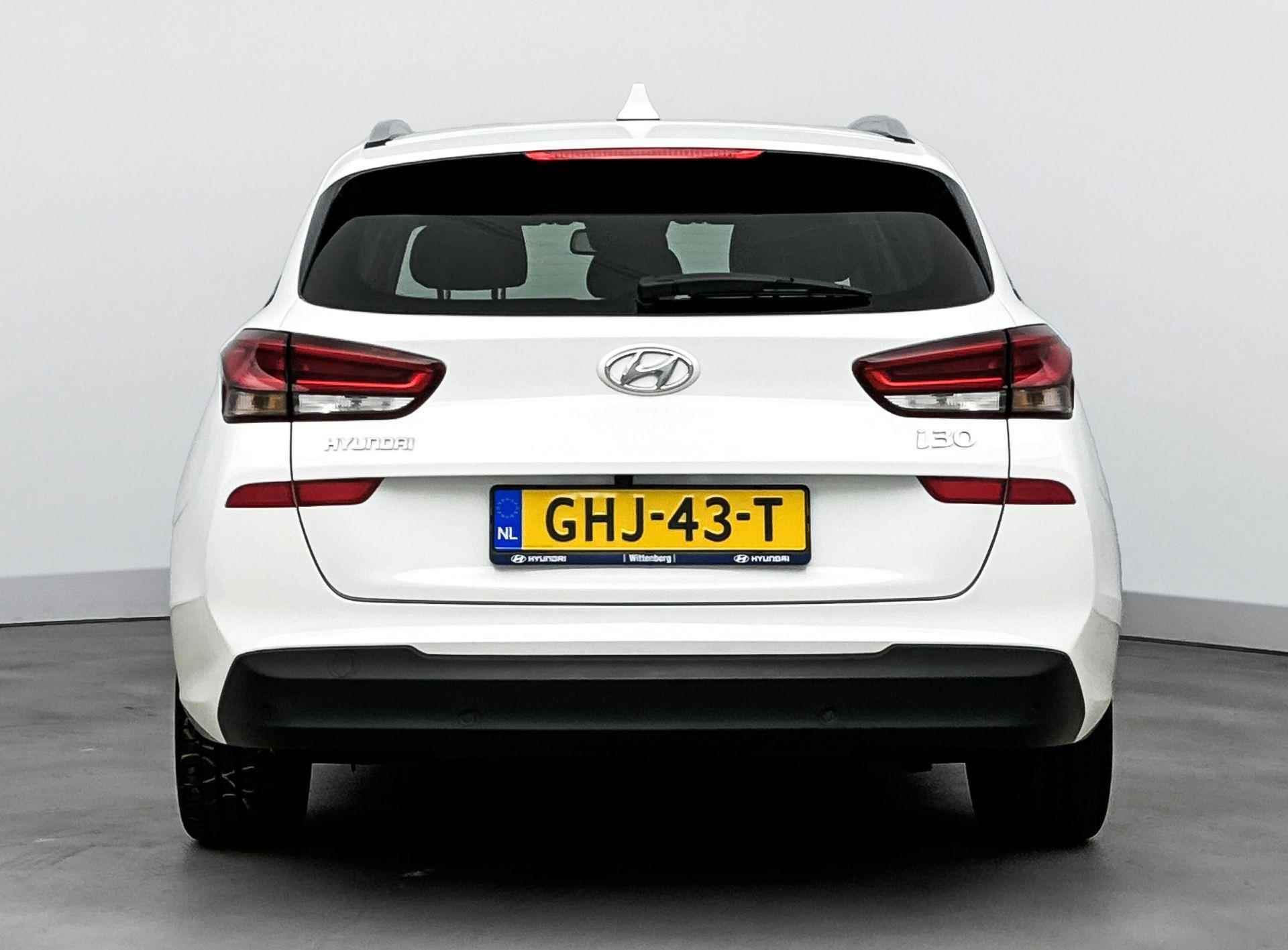 Hyundai i30 Wagon 1.4 T-GDI Premium | Sportstoelen | Stuur + stoelverwarming | Nieuwe All Season | 17" Lm-wielen | Navigatie | Camera | - 7/33