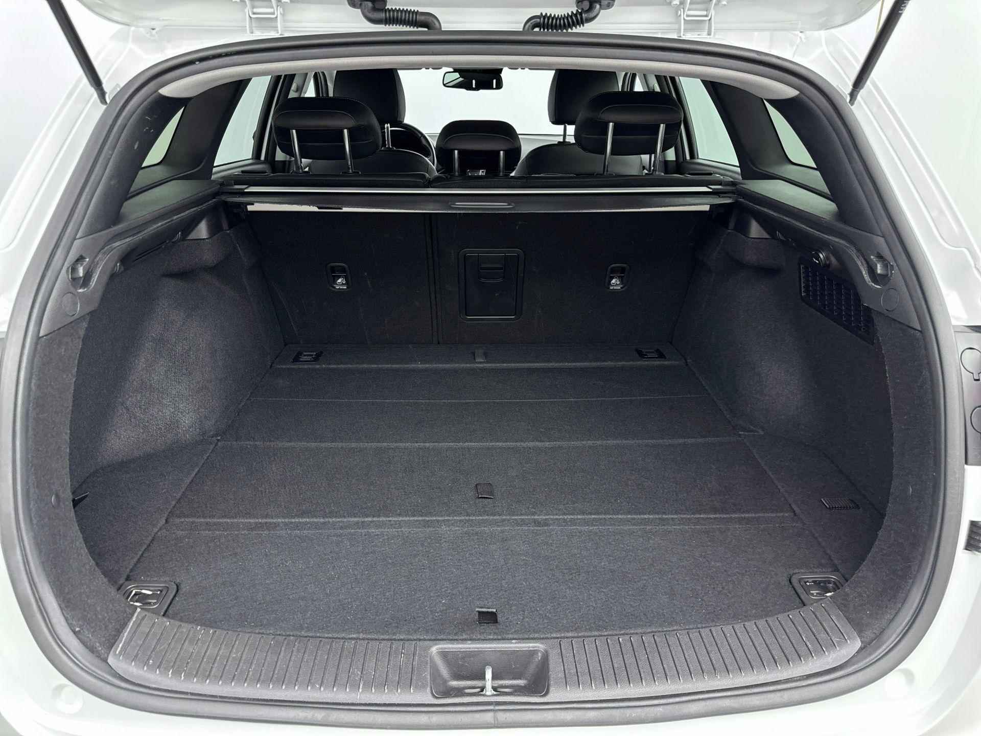 Hyundai i30 Wagon 1.4 T-GDI Premium | Sportstoelen | Stuur + stoelverwarming | Nieuwe All Season | 17" Lm-wielen | Navigatie | Camera | - 22/33