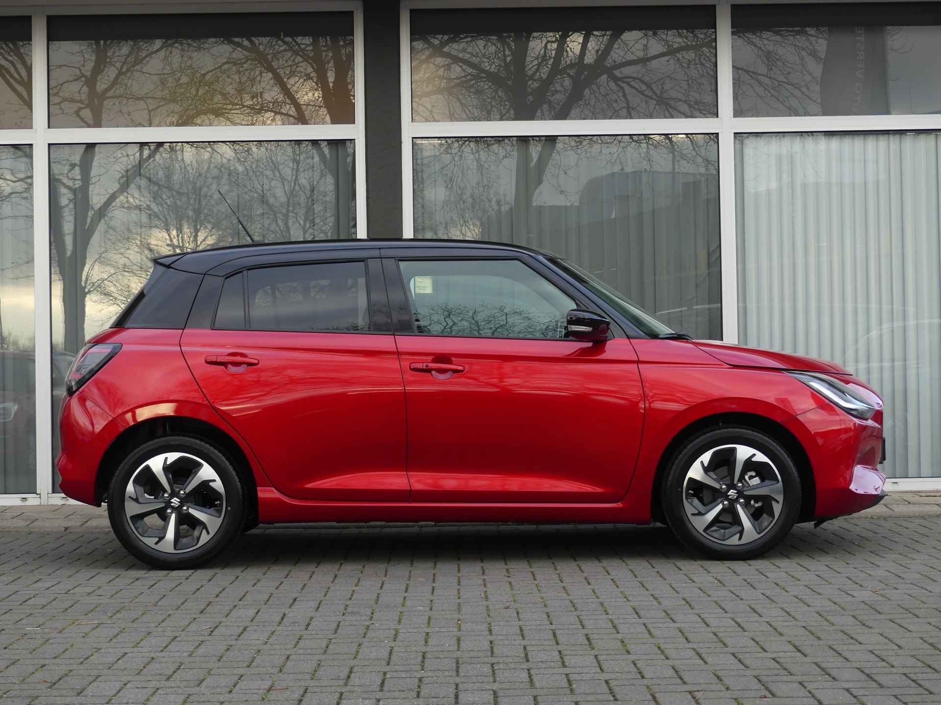 Suzuki Swift 1.2 Style Smart Hybrid Automaat 16'' gepolijste wielen, Climate Control, Navigatie - 3/30