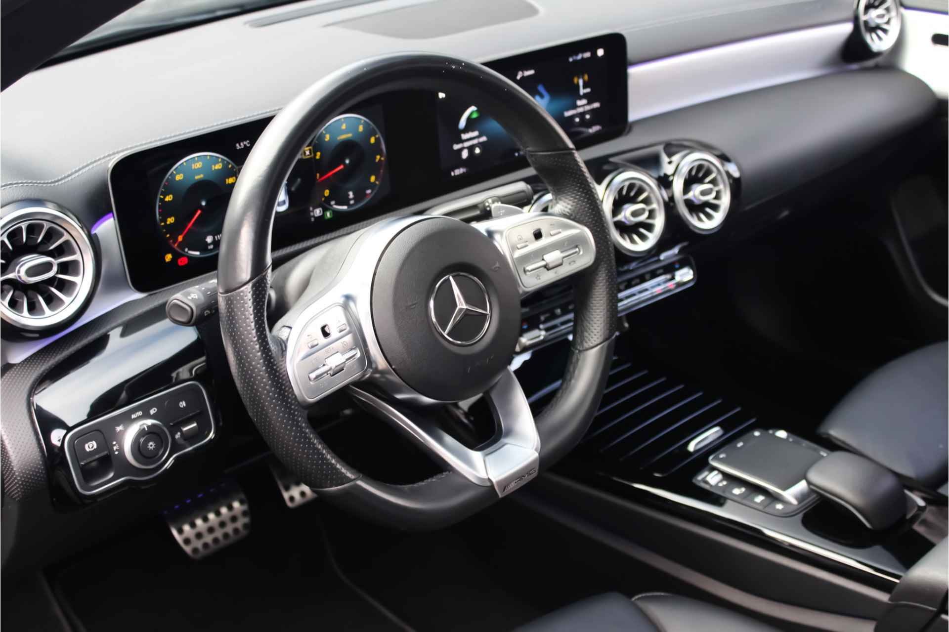 Mercedes-Benz CLA-Klasse 180 AMG Night | VOL! | Pano | Sfeer | Leder - 8/31