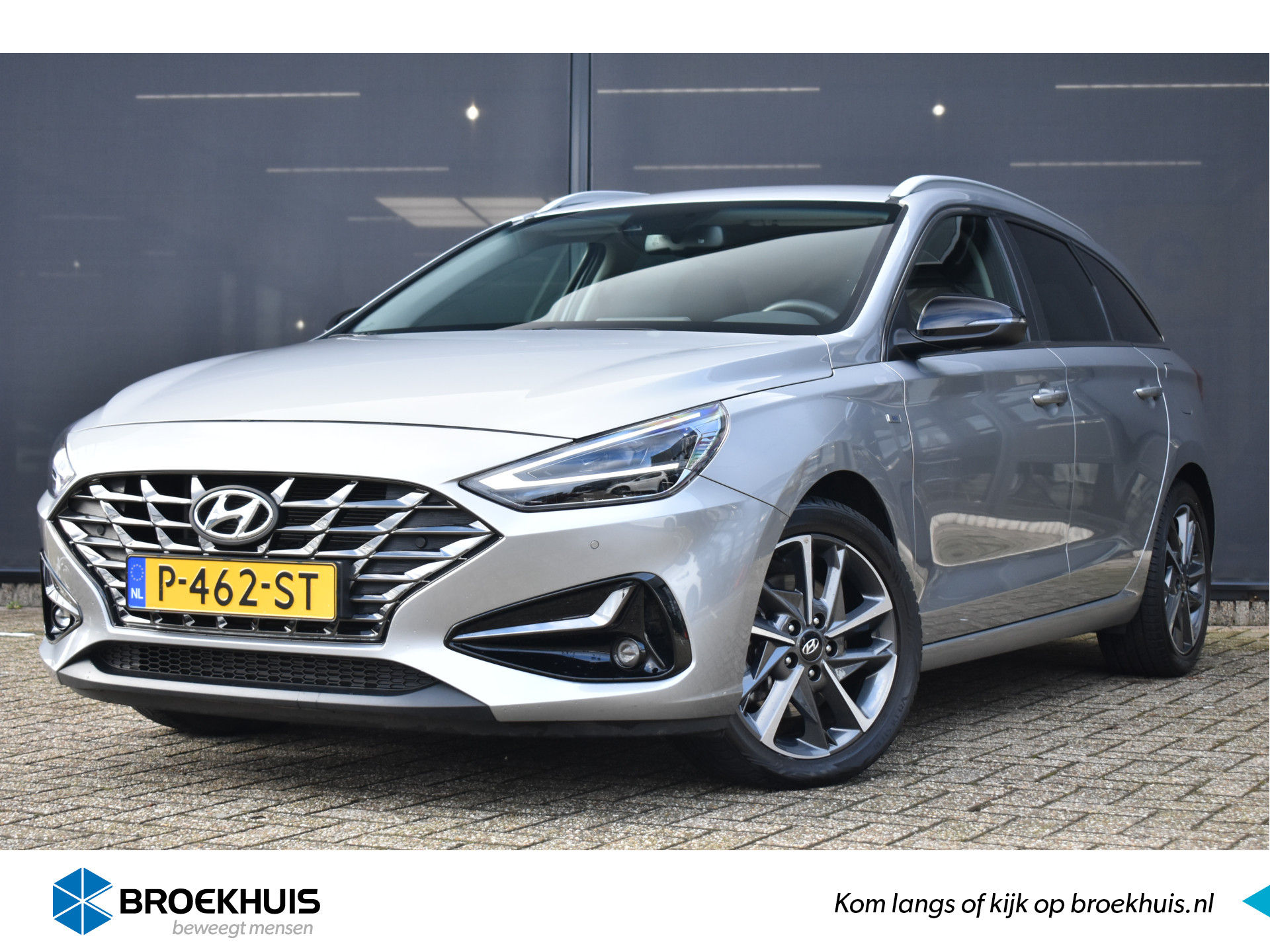 Hyundai i30 Wagon 1.5 T-GDi MHEV Premium 160pk | Trekhaak | Vol-Leder | Elektr. Stoelen | Stoel/Stuurverwarming | Dodehoek-Detectie | Climat bij viaBOVAG.nl