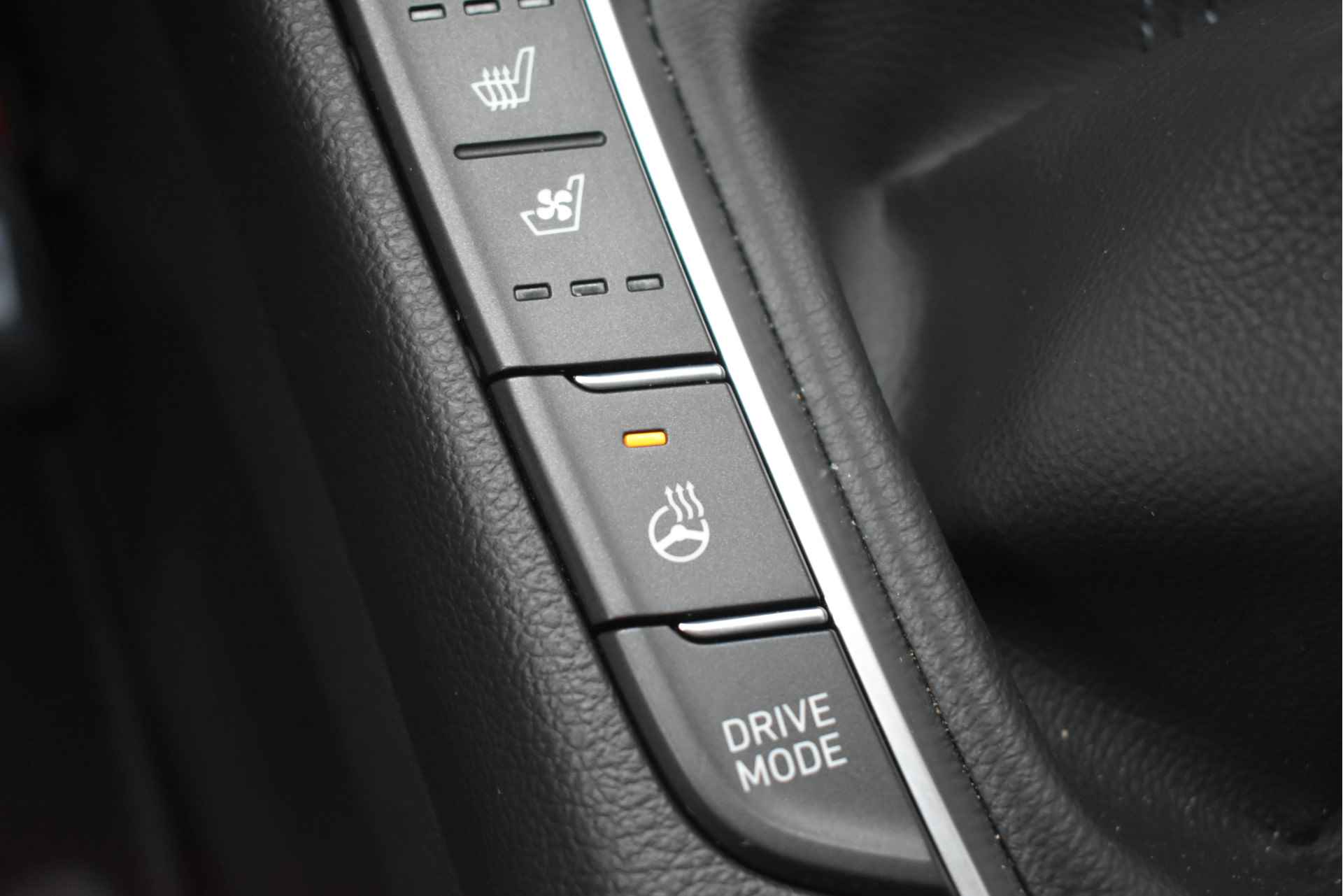Hyundai i30 Wagon 1.5 T-GDi MHEV Premium 160pk | Trekhaak | Vol-Leder | Elektr. Stoelen | Stoel/Stuurverwarming | Dodehoek-Detectie | Climat - 34/43