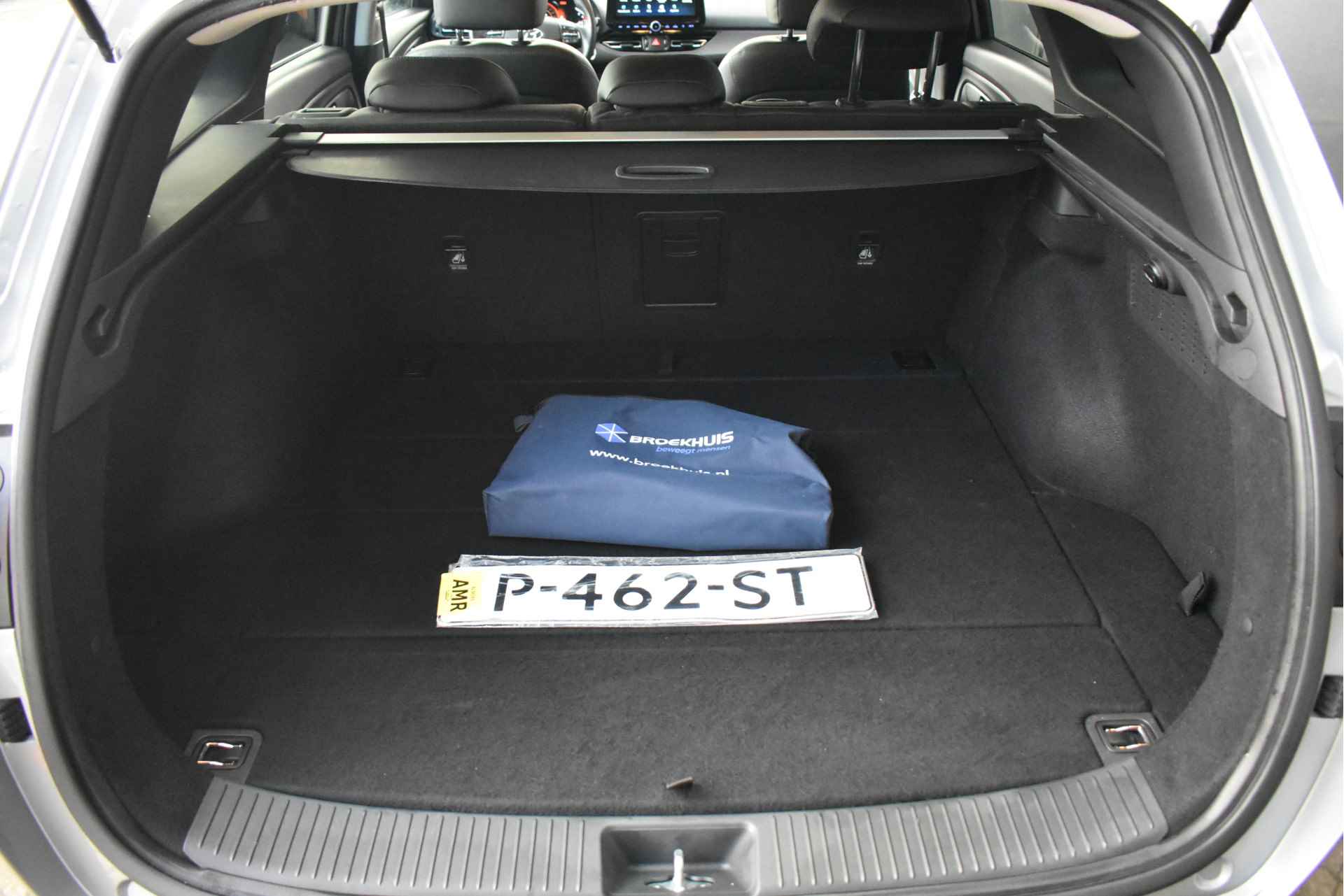 Hyundai i30 Wagon 1.5 T-GDi MHEV Premium 160pk | Trekhaak | Vol-Leder | Elektr. Stoelen | Stoel/Stuurverwarming | Dodehoek-Detectie | Climat - 42/43