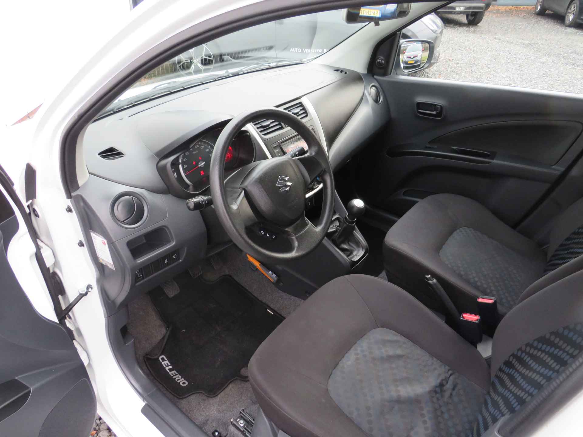 Suzuki Celerio 1.0 Comfort, Dealer onderhouden, Bluetooth en Airco - 9/27