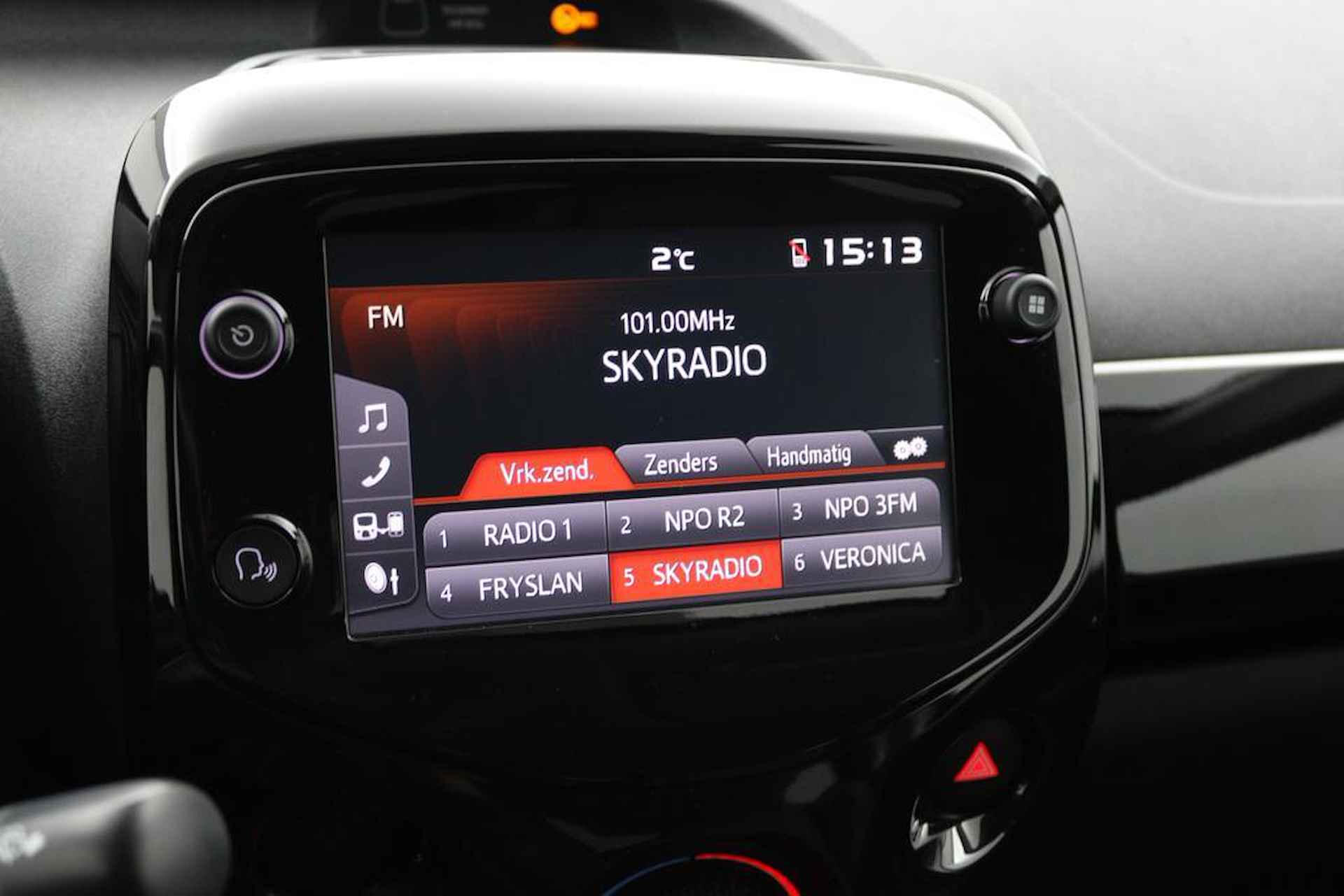 Toyota Aygo 1.0 VVT-i x-otic | Cabrio | Electrisch vouwdak | Airco | Apple carplay- android auto | - 9/51