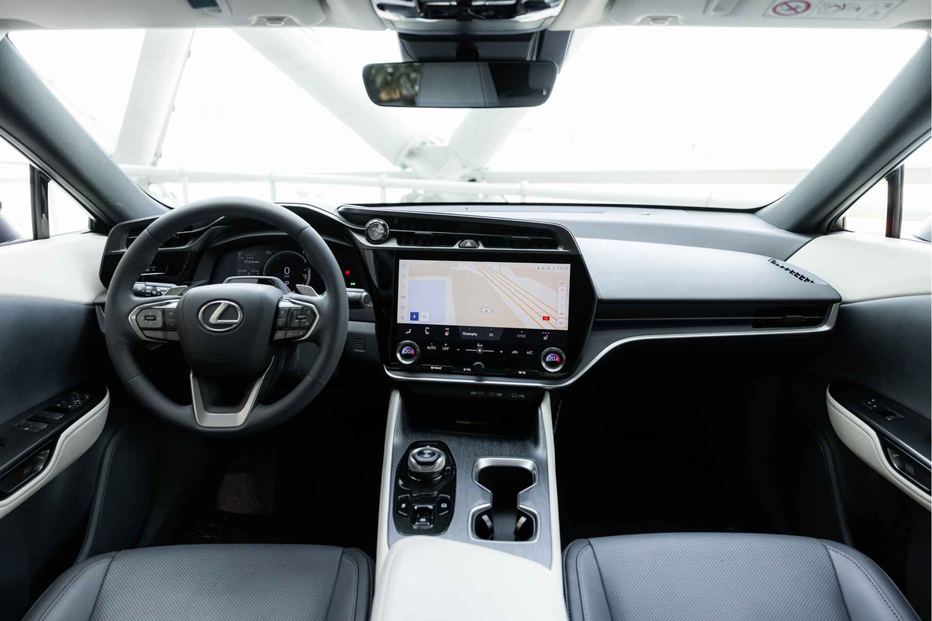 Lexus RZ 450e Executive Line 71 kWh | Stoelverwarming | Carplay | Keyless entry & go | - 6/67