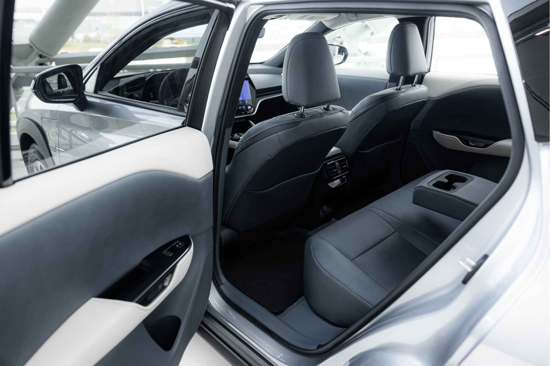 Lexus RZ 450e Executive Line 71 kWh | Stoelverwarming | Carplay | Keyless entry & go | - 20/67