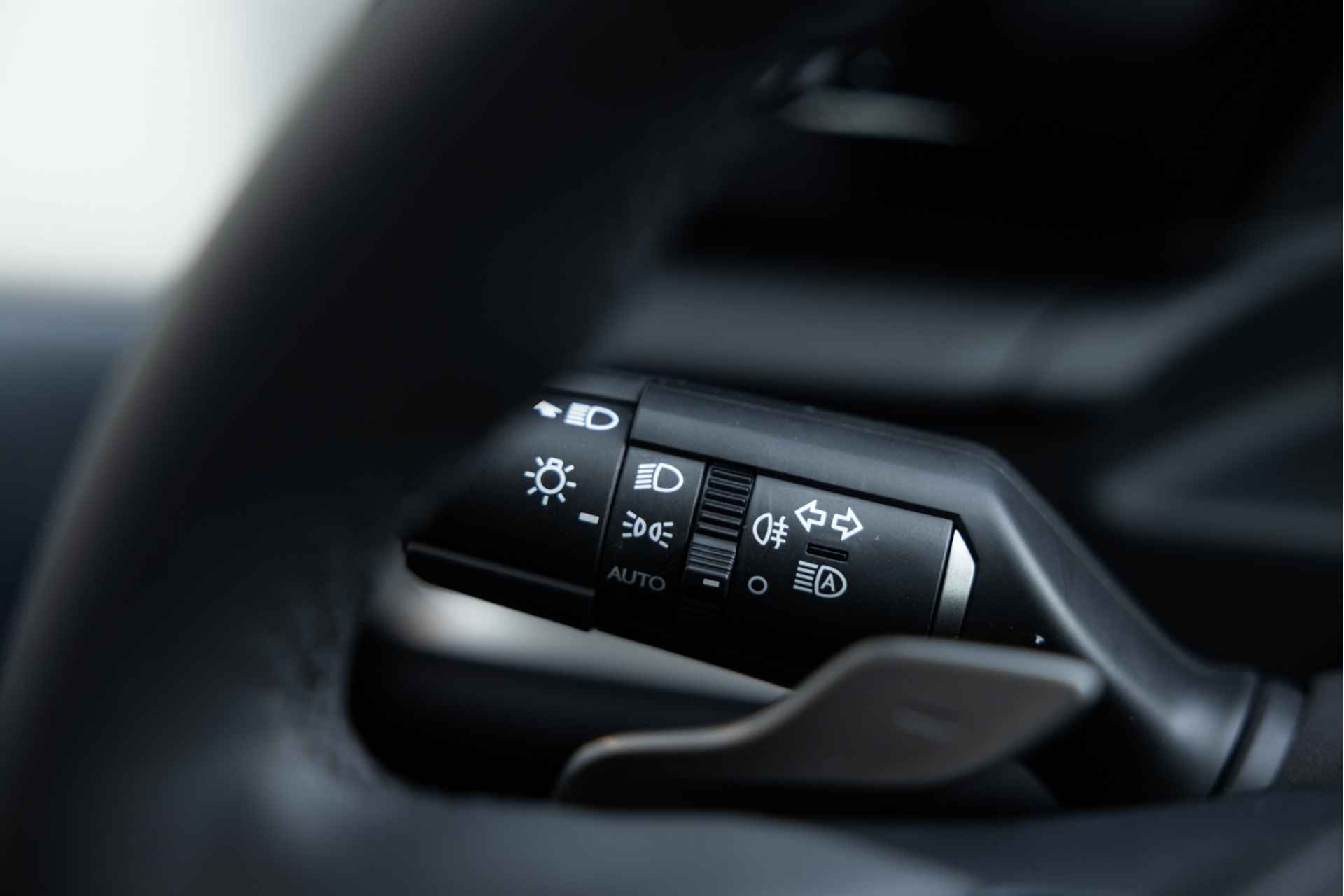 Lexus RZ 450e Executive Line 71 kWh | Stoelverwarming | Carplay | Keyless entry & go | - 24/67
