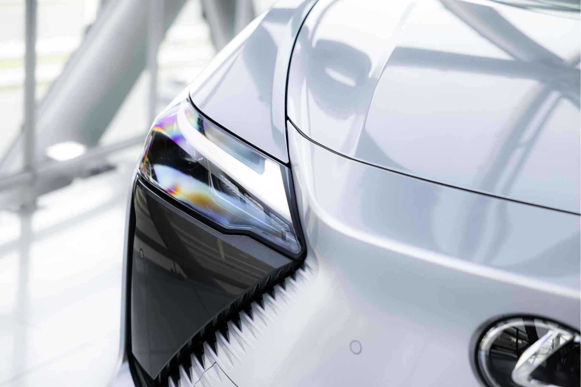 Lexus RZ 450e Executive Line 71 kWh | Stoelverwarming | Carplay | Keyless entry & go | - 35/67