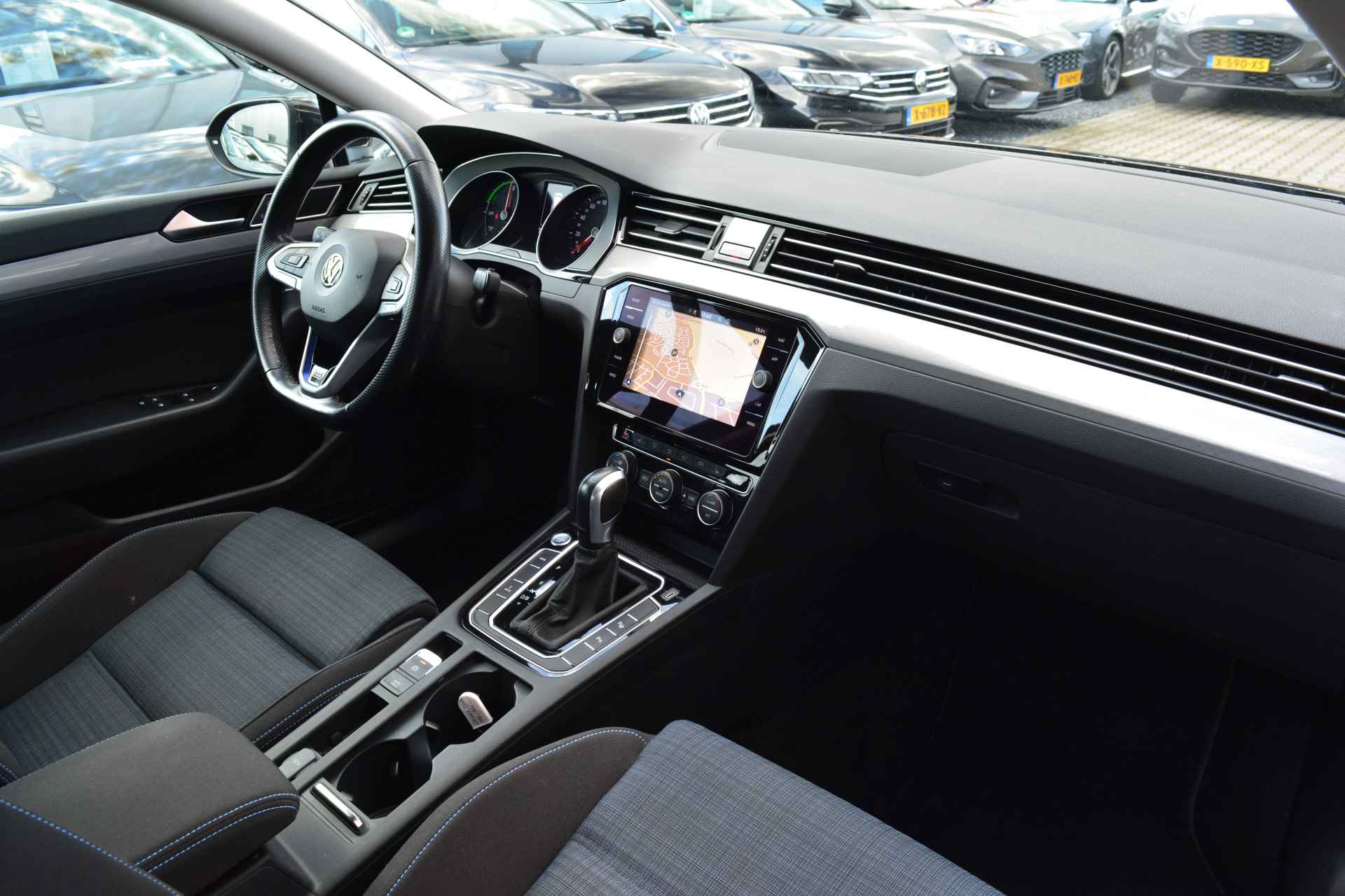 Volkswagen Passat Variant 1.4 TSI PHEV GTE Business | Dealer Onderhouden | ACC | Camera | - 12/29