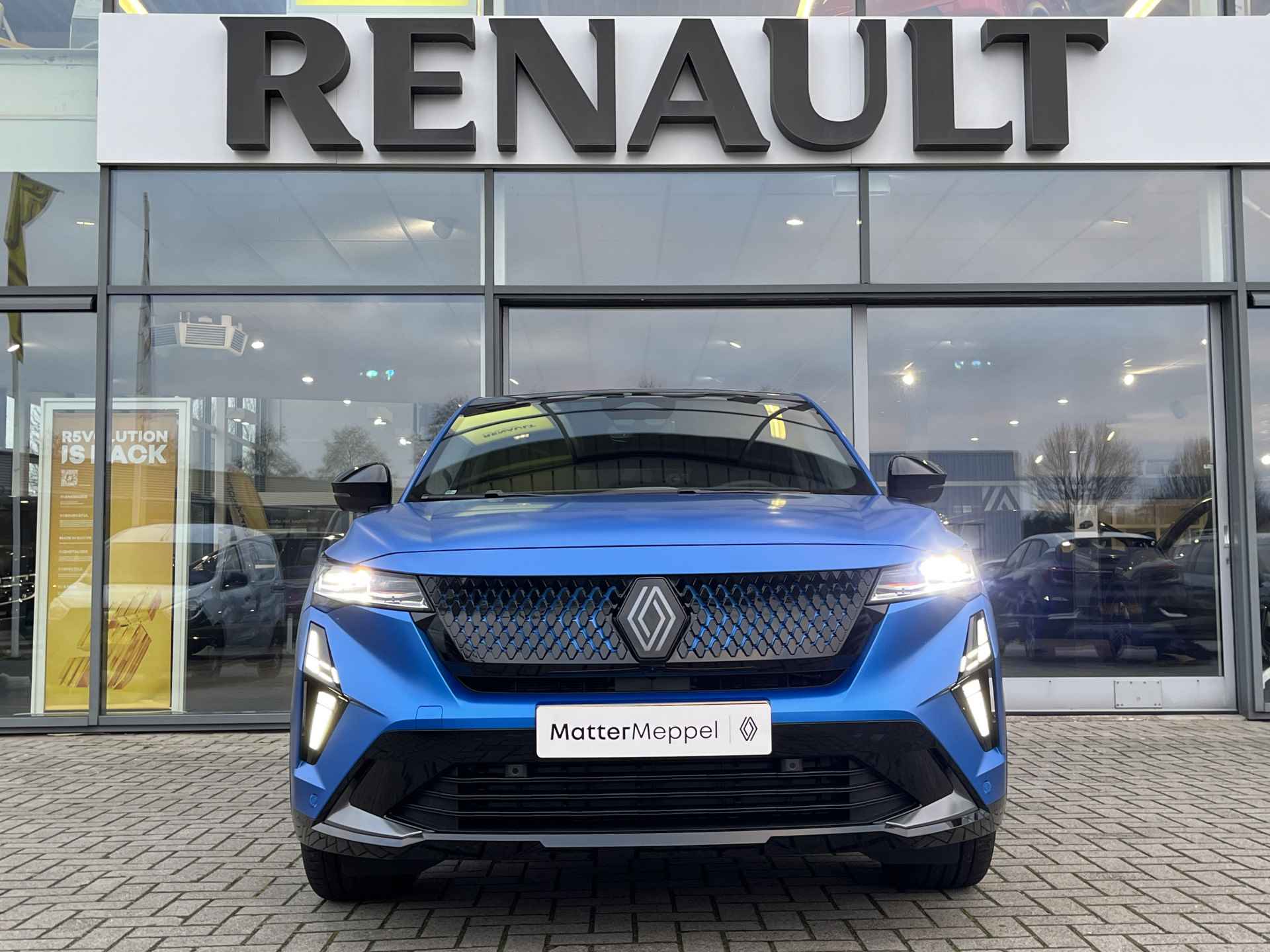 Renault Rafale 1.2 E-Tech 4x4 plug-in hybrid 300 atelier Alpine | Speciale Mat Blauwe Kleur | ALLE OPTIES | Harman Kardon | Adaptief onderstel - 2/45