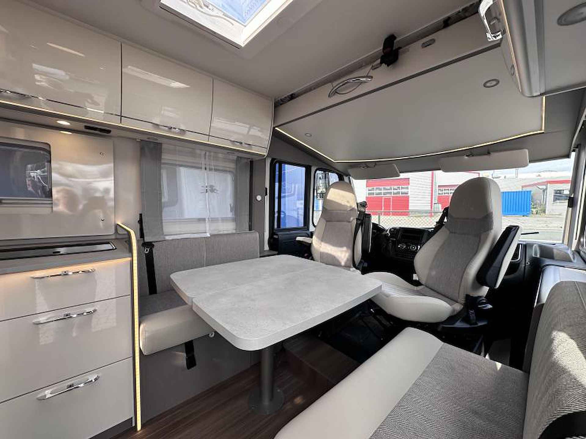 Hymer Etrusco 7400 SBC face/face zit en 2x1 bed - 7/20