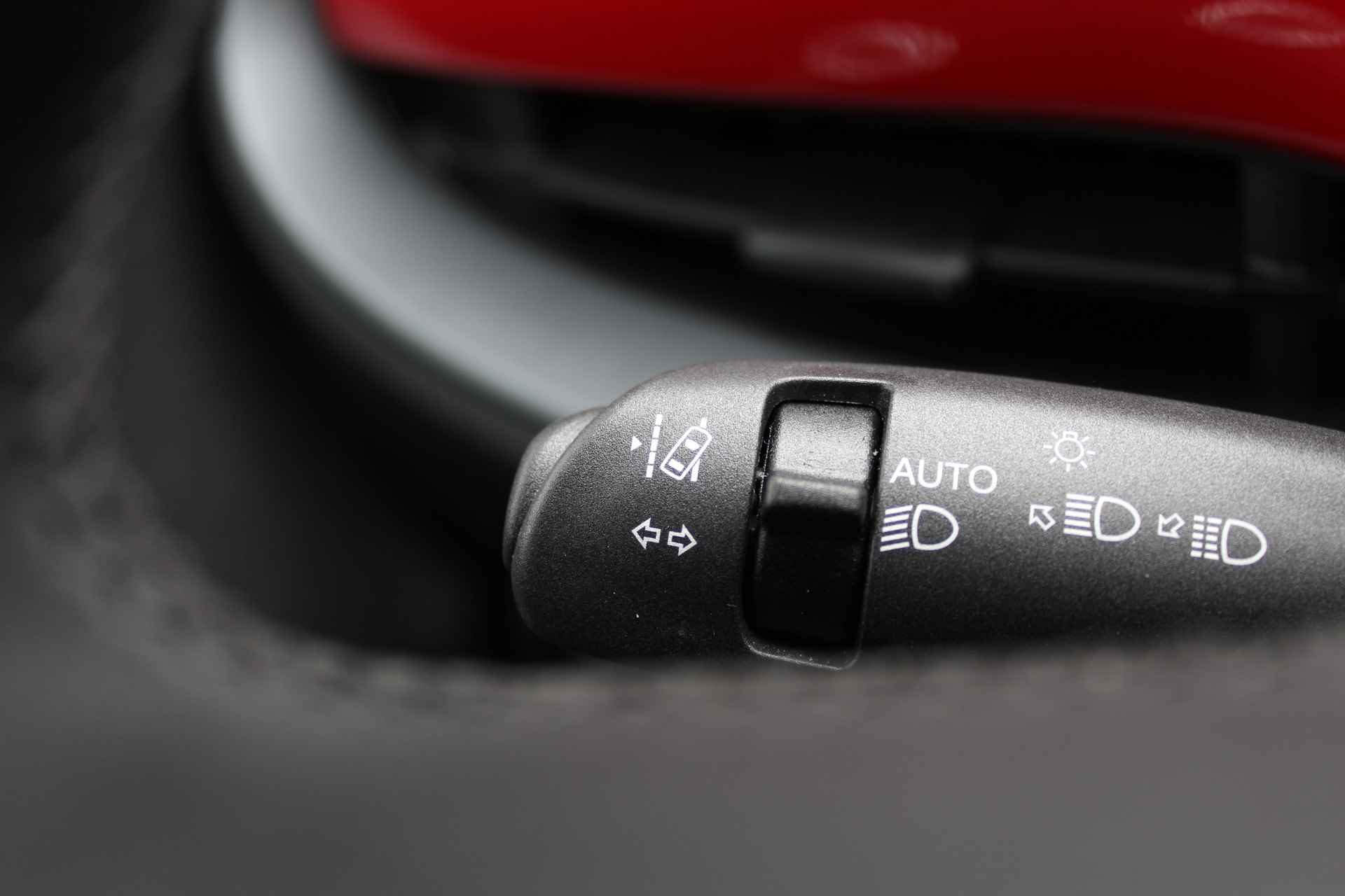 Fiat 500 RED 42 kWh 330 km actieradius | Incl. 1 jaar Garantie | Wegenbelastingvrij tot 2030 | Stoelverwarming | Climate controle | Navigatie | DAB | Cruise controle | Apple CarPlay/Android Auto | Keyless start | LED koplampen | Lane assist | 16 Inch LMV | - 36/51