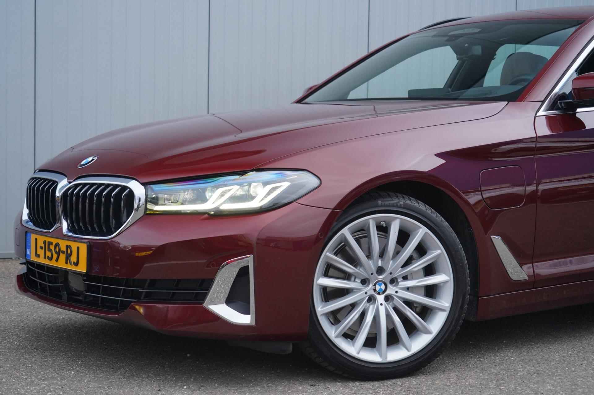 BMW 5-serie Touring 530e High Executive / Facelift / Laser LED / 360 Camera / Head-Up / Harman Kardon / Memory Seats - 32/44