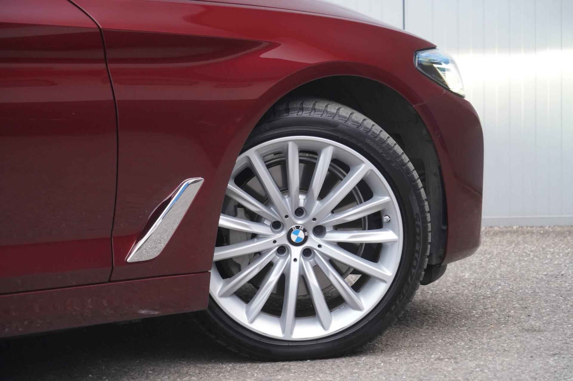 BMW 5-serie Touring 530e High Executive / Facelift / Laser LED / 360 Camera / Head-Up / Harman Kardon / Memory Seats - 38/44