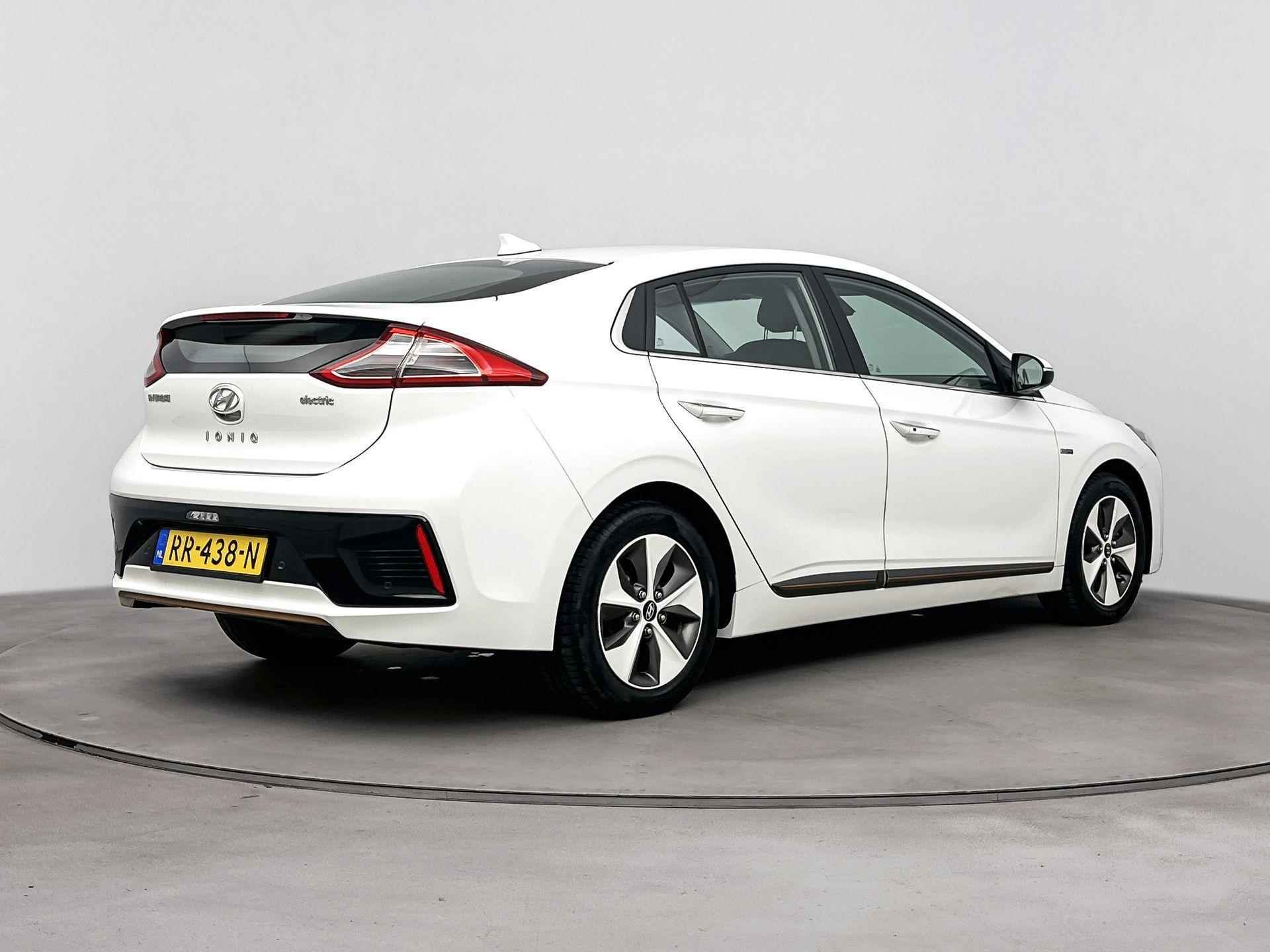 Hyundai IONIQ Premium EV | Schuifdak | Leer | Memory | Stoel + stuurverwarming | Navigatie | Camera | - 3/34