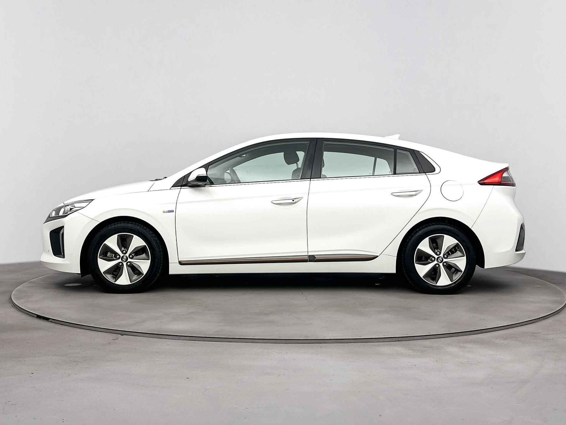 Hyundai IONIQ Premium EV | Schuifdak | Leer | Memory | Stoel + stuurverwarming | Navigatie | Camera | - 4/34