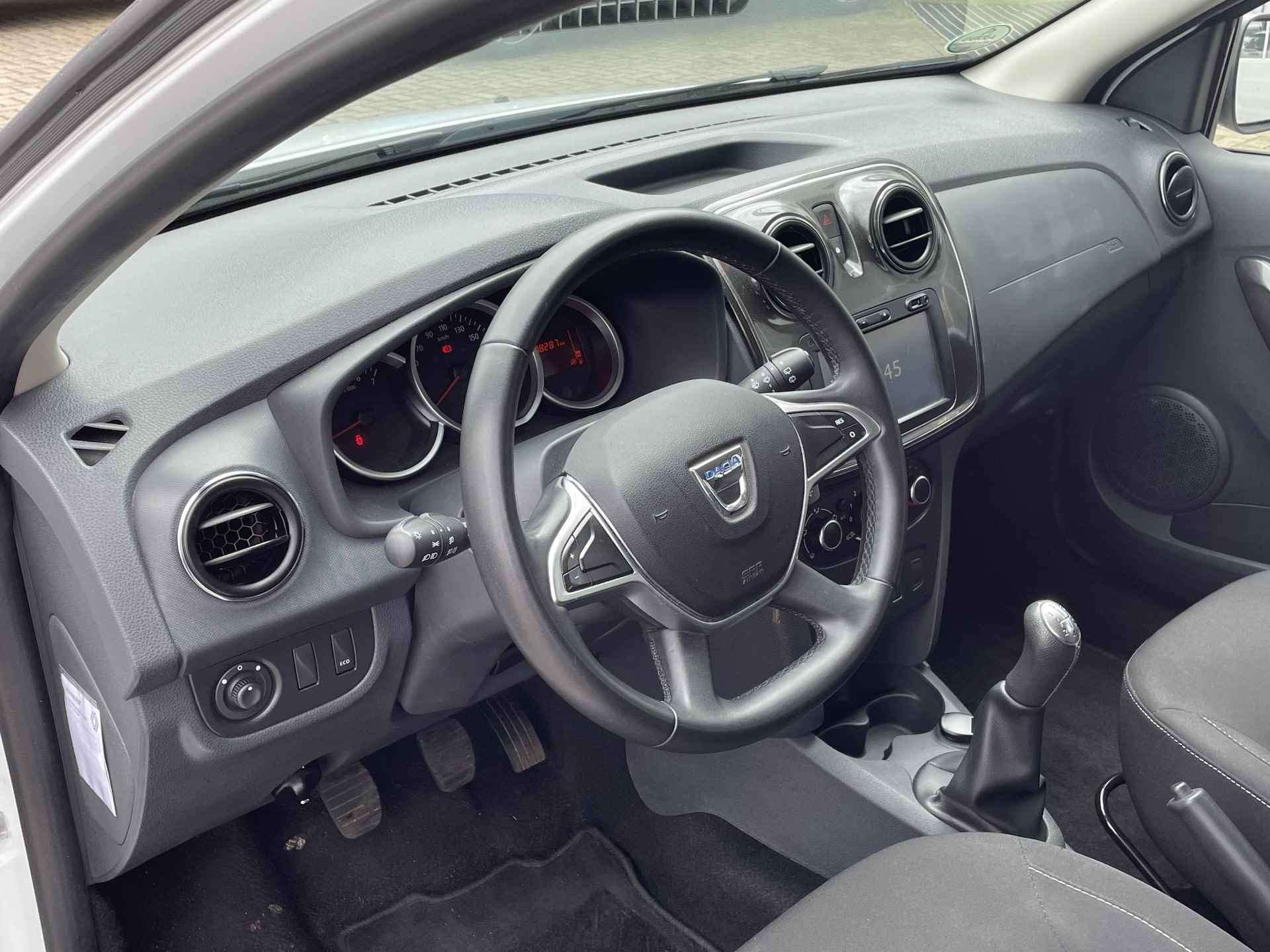 Dacia Sandero 0.9 TCe 90 Laureate TREKHAAK | NAVIGATIE | LM-VELGEN | AIRCO - 10/17