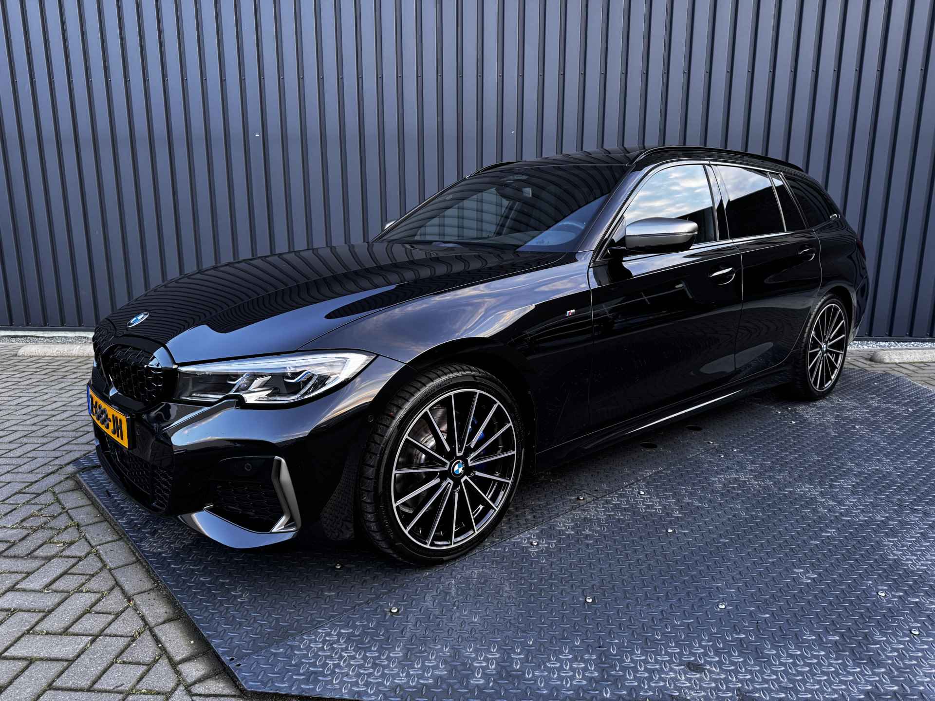 BMW 3 Serie Touring M340i xDrive | M-Sport | Panodak | Laser | Dodehoek | Prijs Rijklaar!! - 3/56