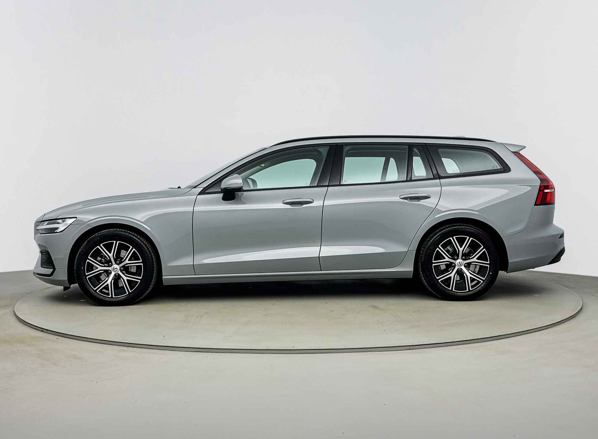 Volvo V60 2.0 B3 Essential | Android- Apple Carplay | Climaatcontrol | Parkeersensoor V+A | Camera achter - 3/28