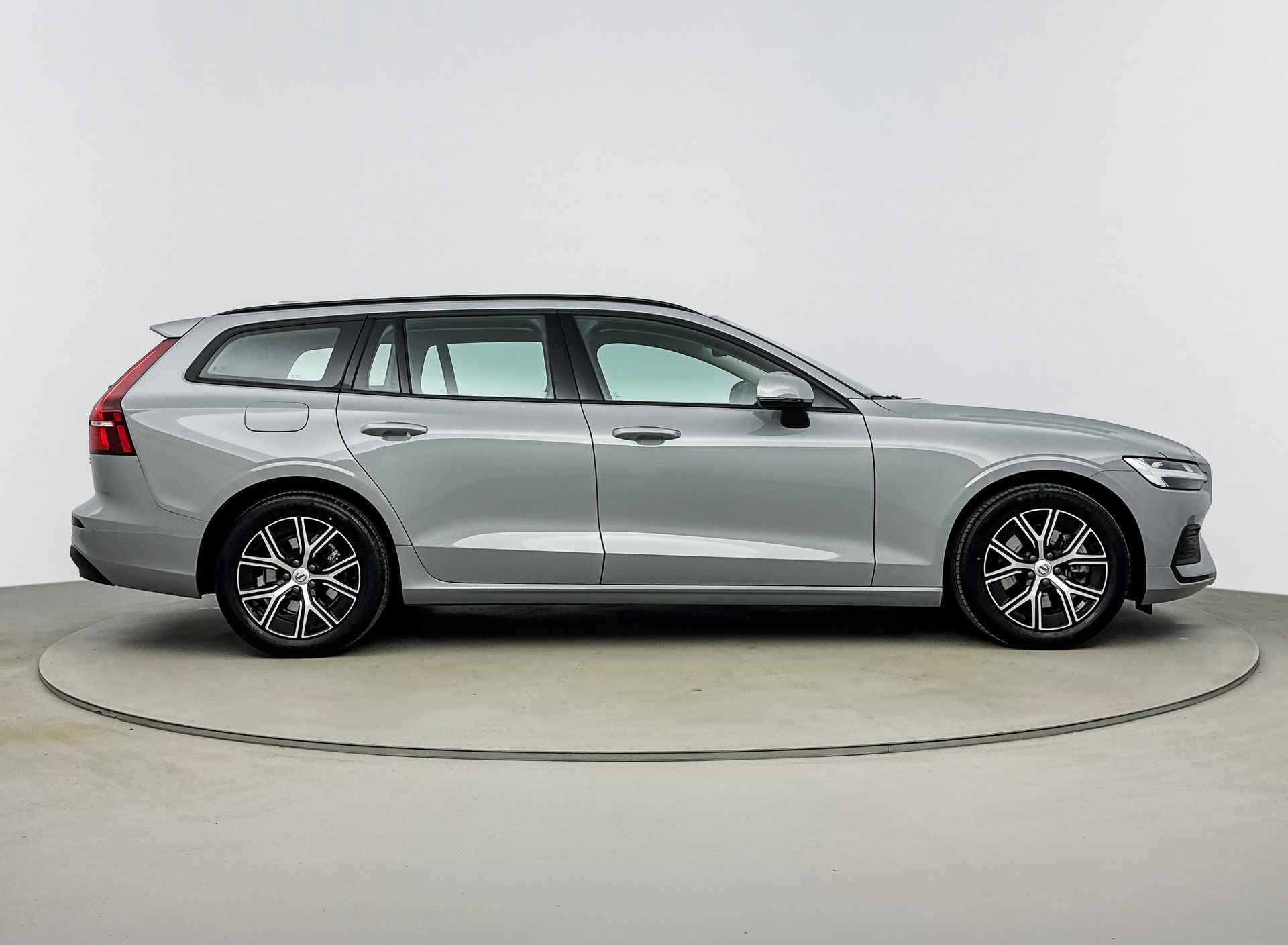 Volvo V60 2.0 B3 Essential | Android- Apple Carplay | Climaatcontrol | Parkeersensoor V+A | Camera achter - 4/28