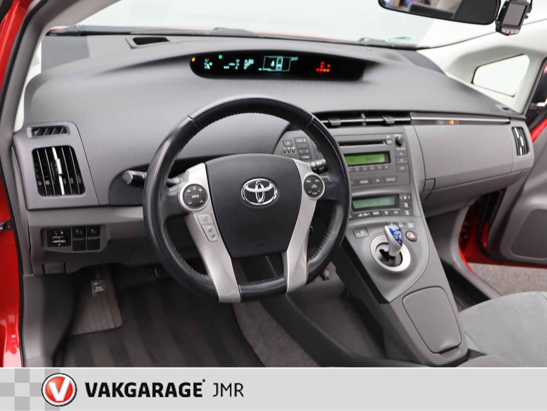Toyota Prius 1.8 Comfort - Open Dak - Cruise Control - Parkeersensoren - Trekhaak - Climate Control - Bluetooth - 16/45