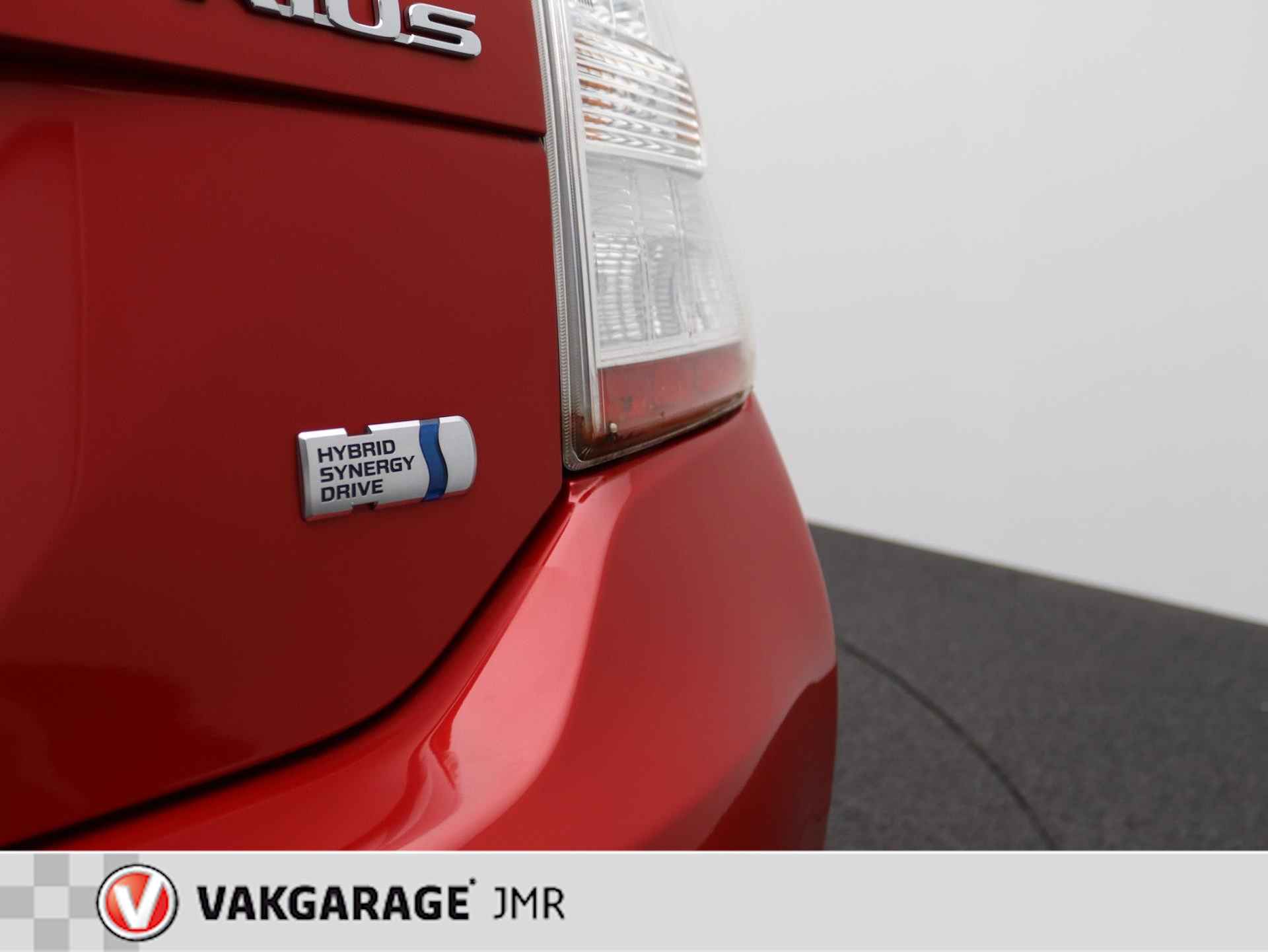 Toyota Prius 1.8 Comfort - Open Dak - Cruise Control - Parkeersensoren - Trekhaak - Climate Control - Bluetooth - 40/45