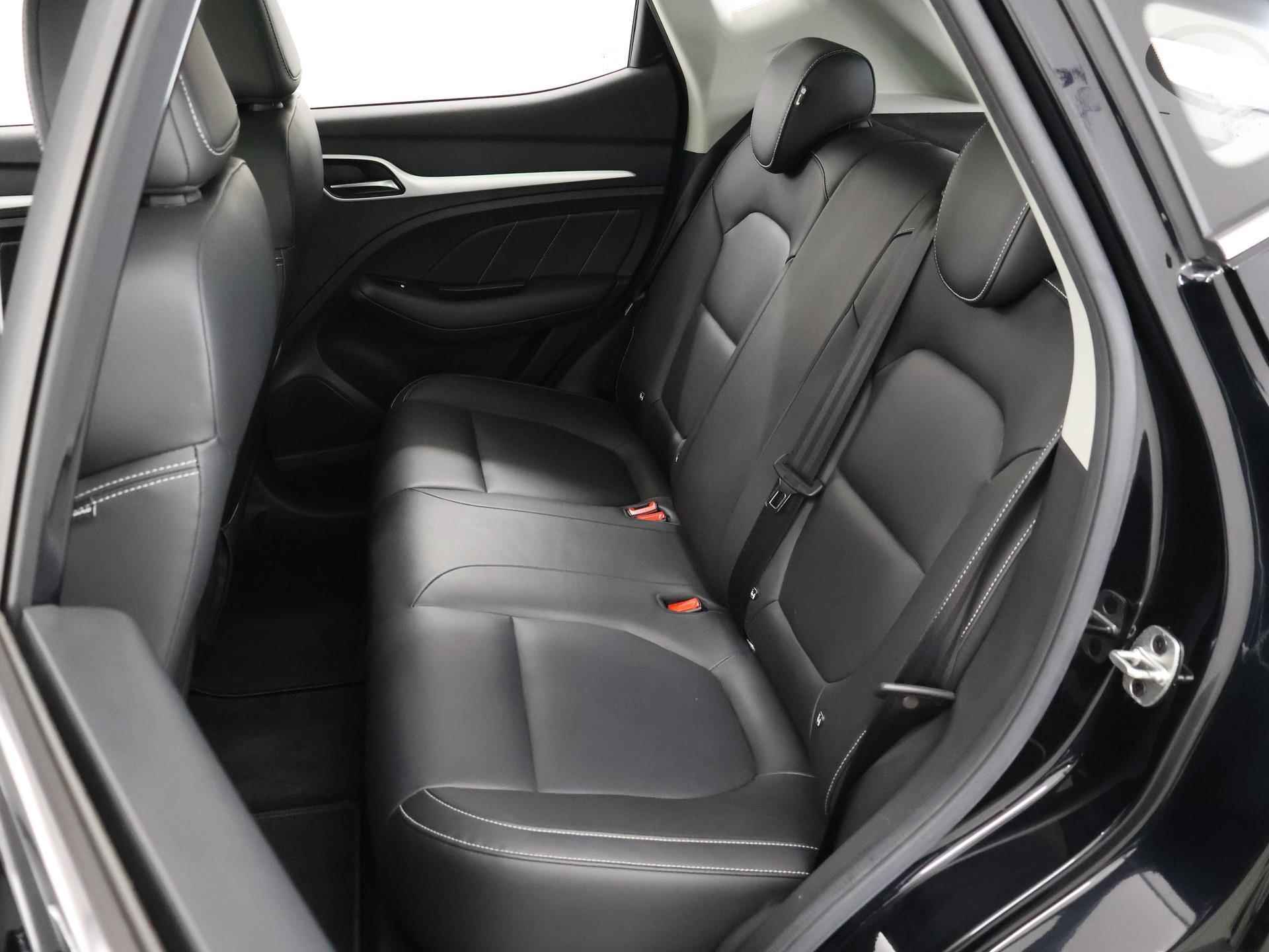 MG ZS EV Luxury 45 kWh | Panoramadak | Navigatie | Climate Control | Cruise Control | Bluetooth | - 12/41