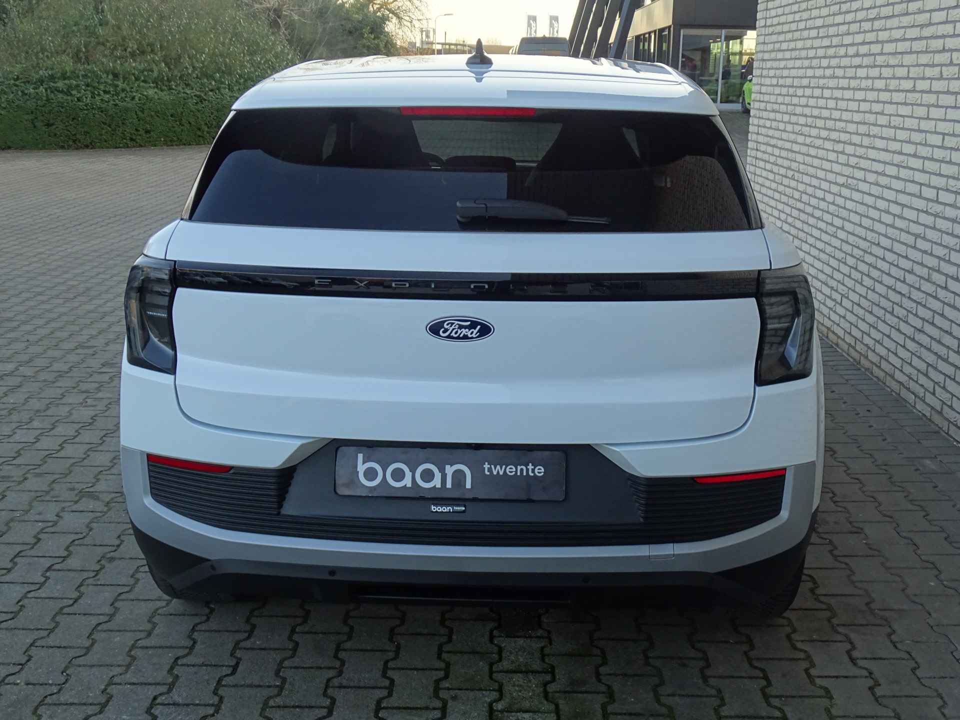 Ford Explorer Extended Range RWD 77 kWh | Driver assistance pack | All weather banden | Snel leverbaar! | Frozen white - 8/23