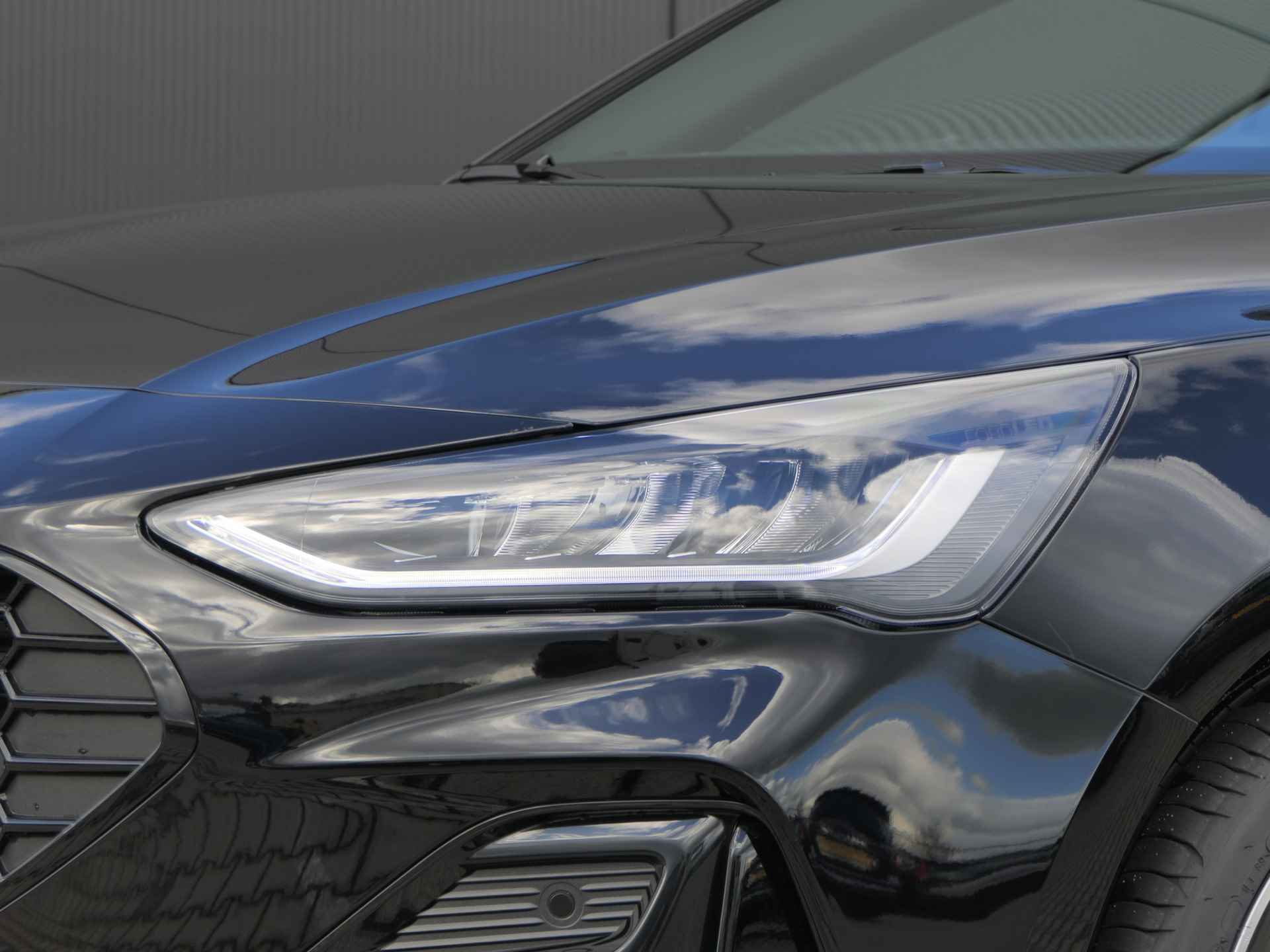 Ford Focus Wagon 1.0 125 pk Hybrid ST Line X | 18" Lichtmetalen velgen | Winter Pack - 27/32