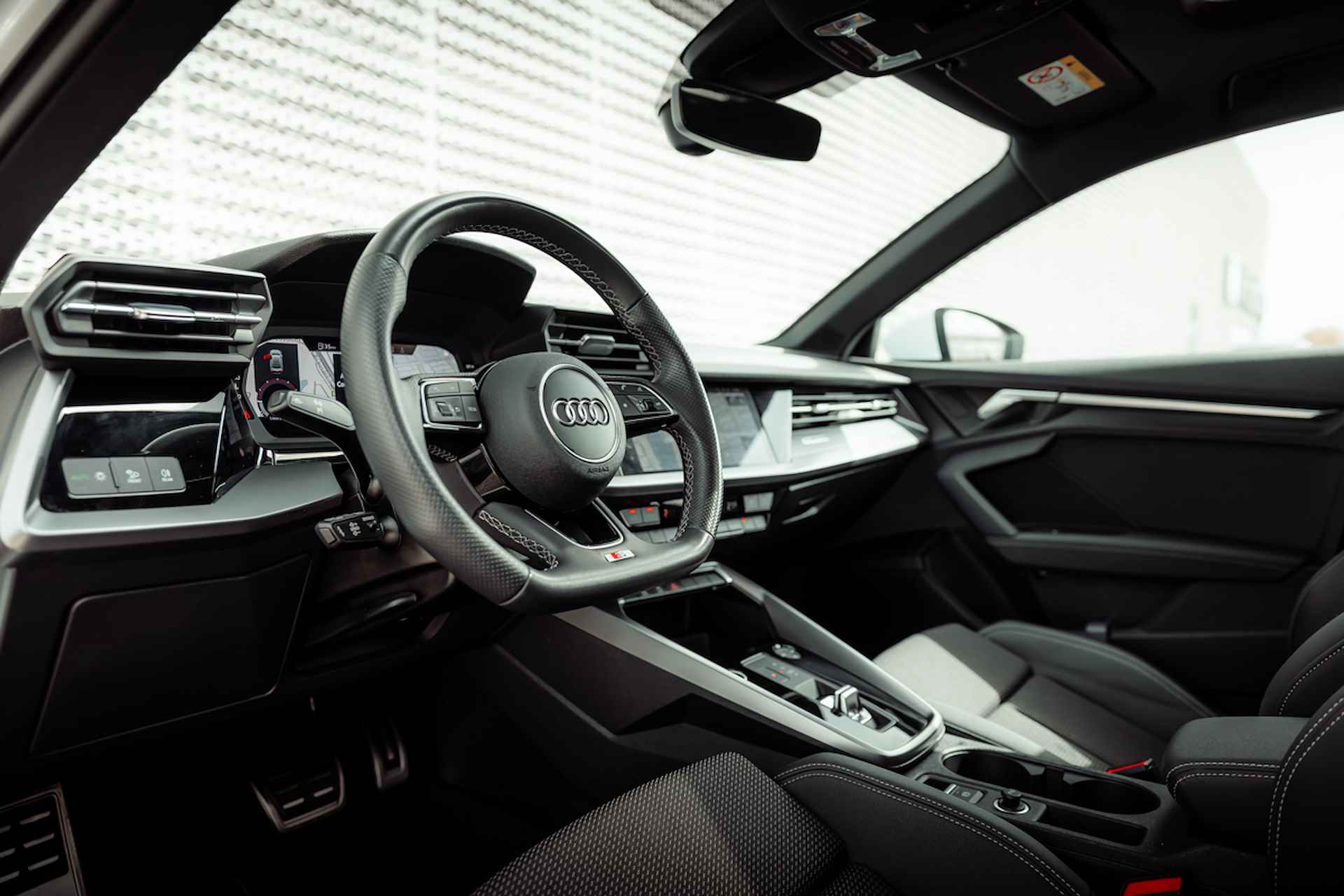 Audi A3 Limousine 35 TFSI 150pk s-tronic S edition | Panoramadak | Optiek zwart | Privacy glass - 19/31