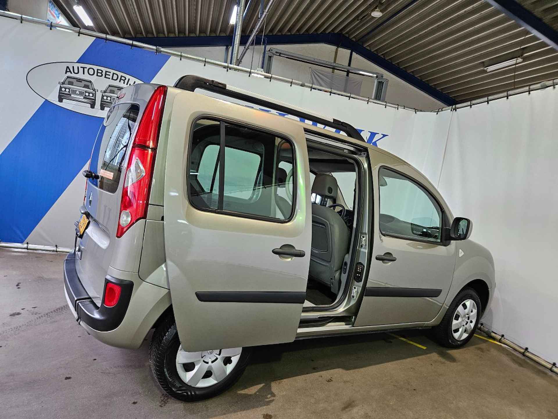 RENAULT Kangoo Family 1.6-16V Expression / Rolstoelvervoer - 36/37