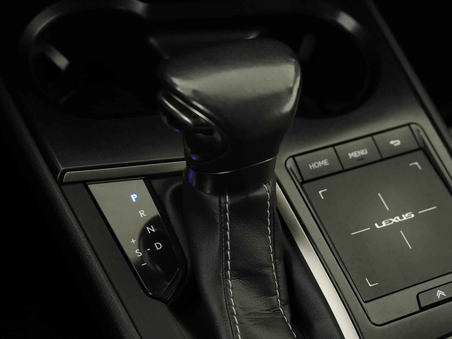 Lexus UX 250h Luxury Line | Leder | LED | Camera | Adapt cruise | Zondag Open! - 11/38