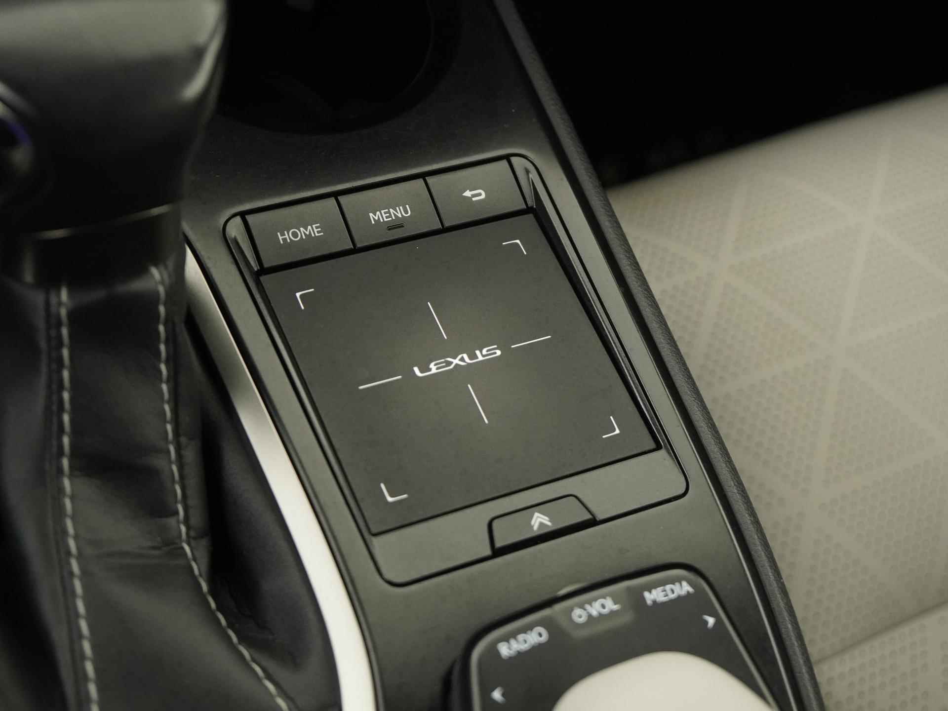 Lexus UX 250h Luxury Line | Leder | LED | Camera | Adapt cruise | Zondag Open! - 12/38