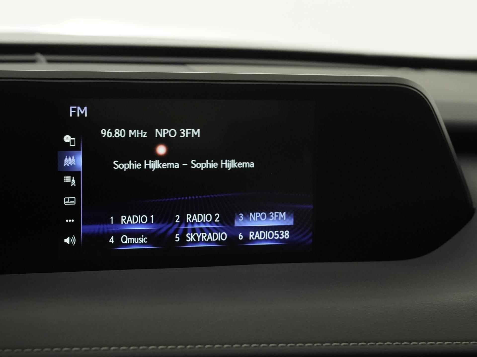 Lexus UX 250h Luxury Line | Leder | LED | Camera | Adapt cruise | Zondag Open! - 14/38