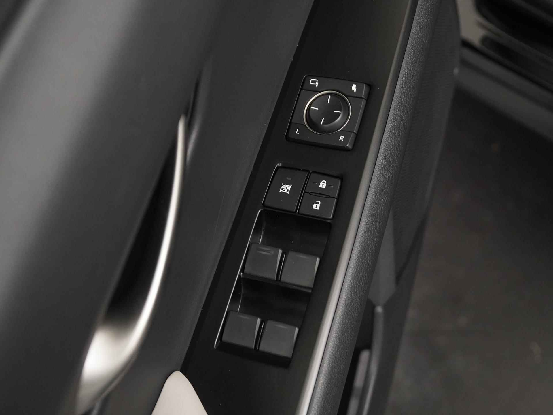 Lexus UX 250h Luxury Line | Leder | LED | Camera | Adapt cruise | Zondag Open! - 34/38