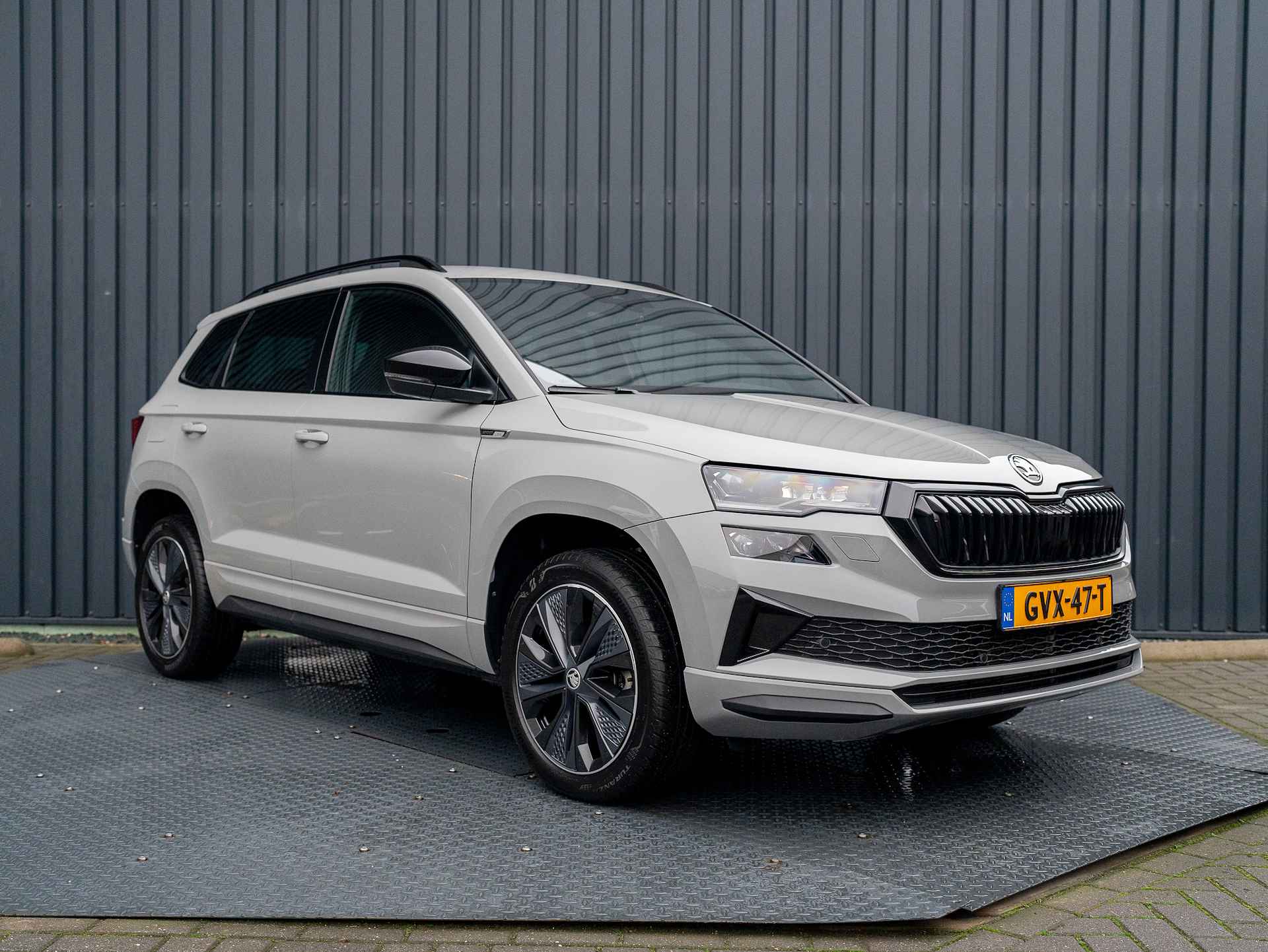 Škoda Karoq 1.5 TSI ACT Sportline Business | Camera | Adapt. Cruise control | Prijs Rijklaar!! - 43/44