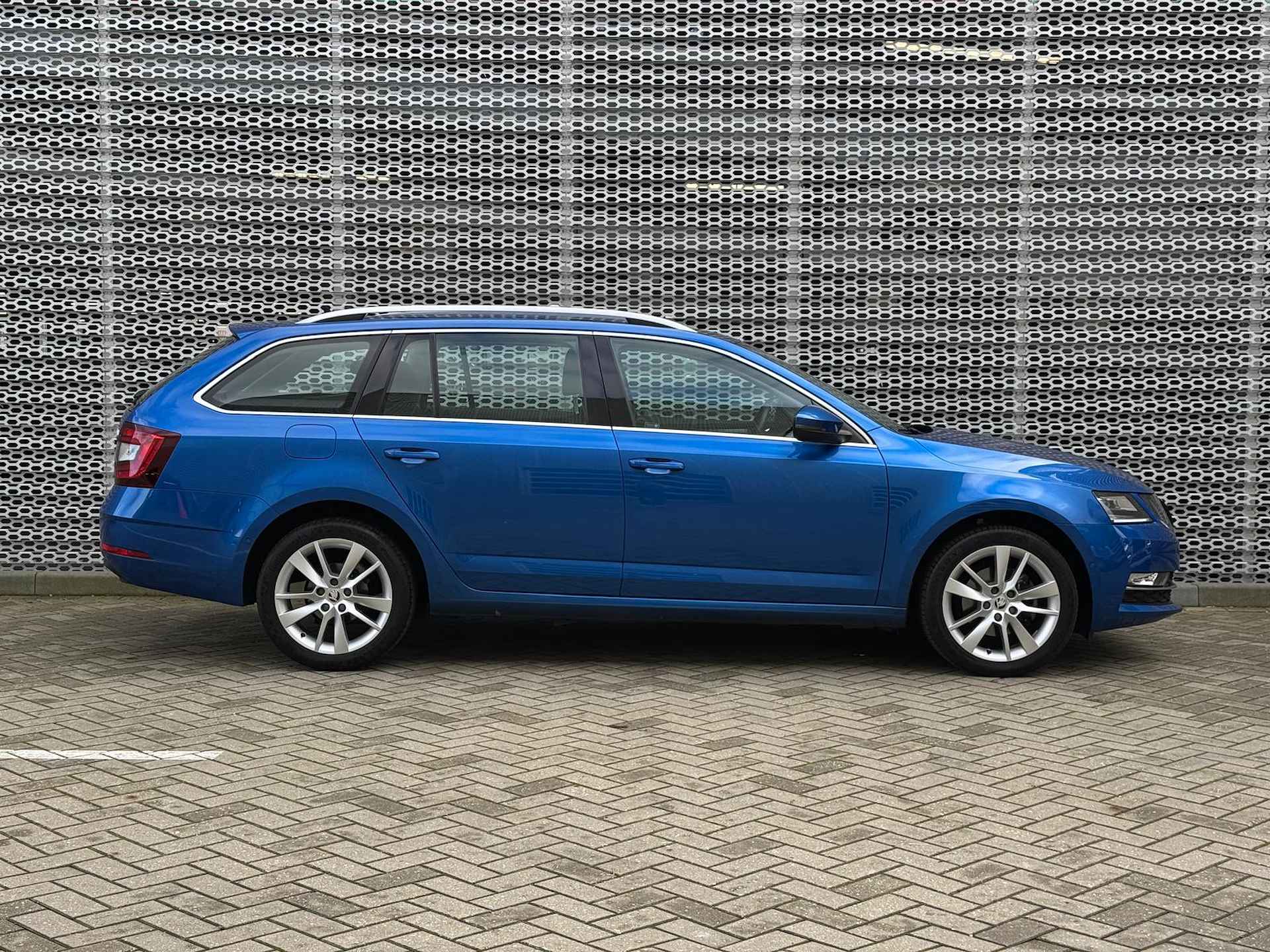 Škoda Octavia Combi 1.0 TSI 116PK Greentech Style Business / Stoelverwarming / Keyless Entry-Start / LED / Parkeersensoren V+A - 19/24