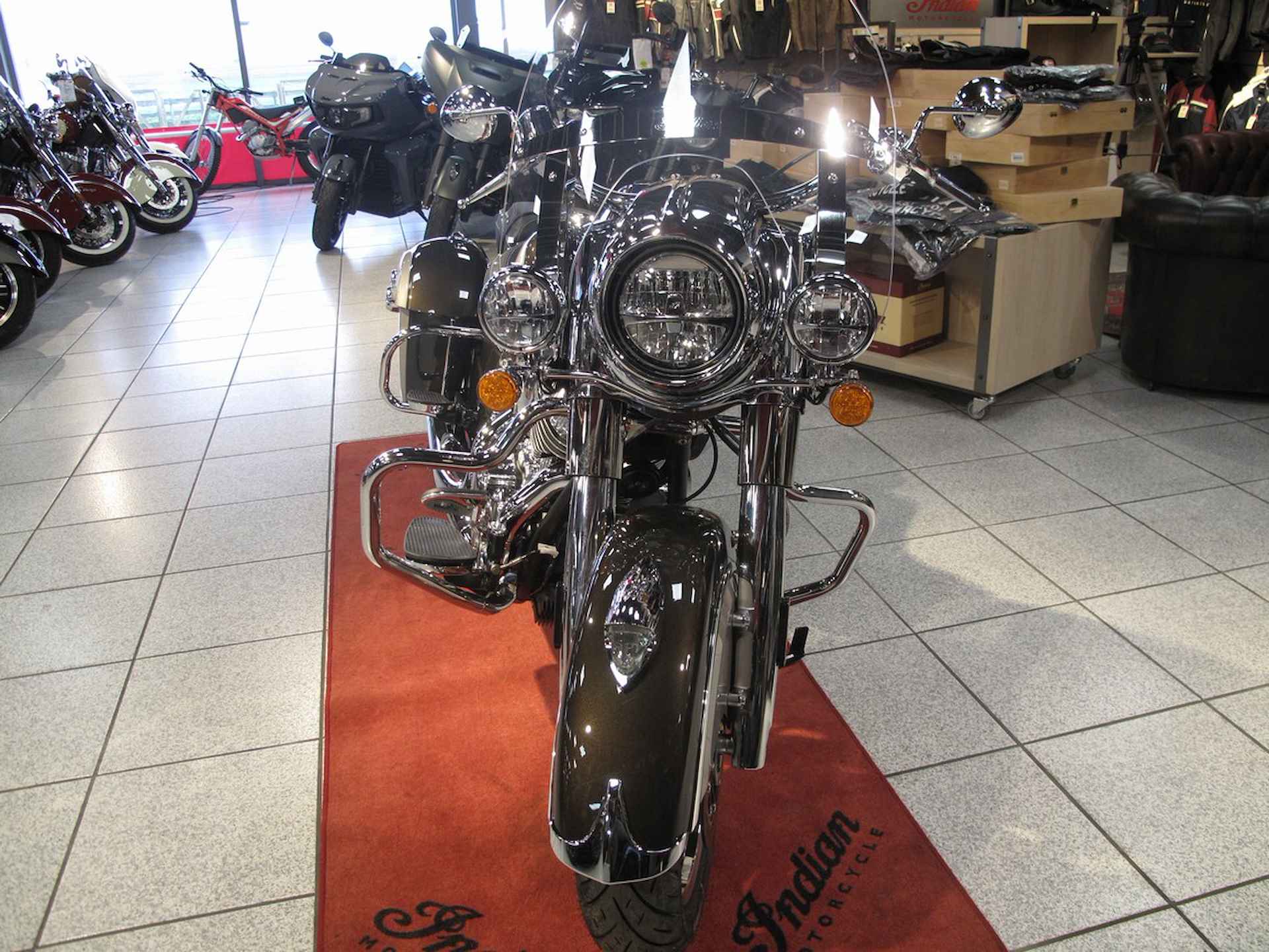 Indian Springfield Official Indian Motorcycle Dealer - 6/10