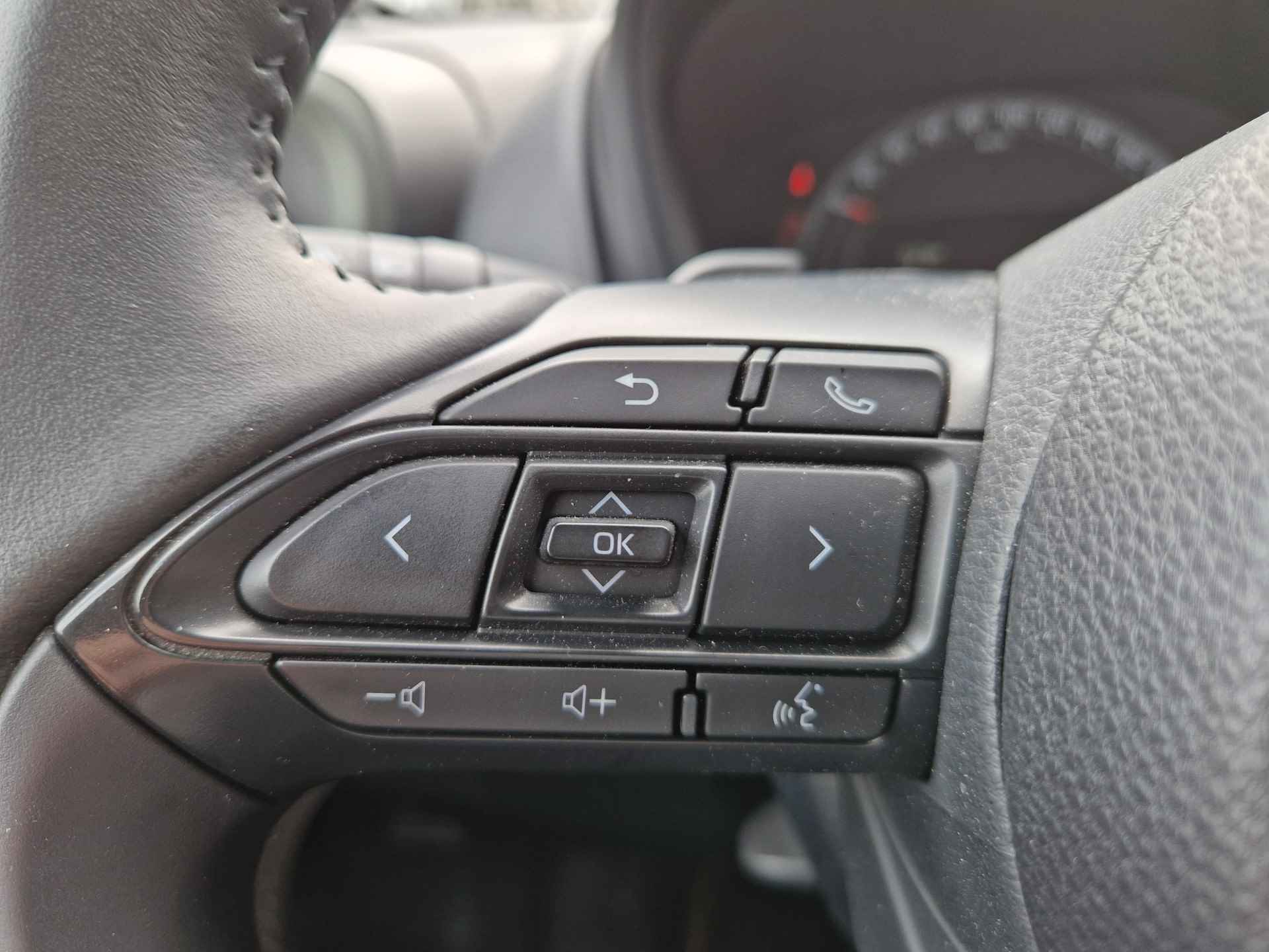 Toyota Aygo X 1.0 Limited Automaat JBL, Parkeersensoren V+A , Apple/Android , All-in Rijklaarprijs - 11/25