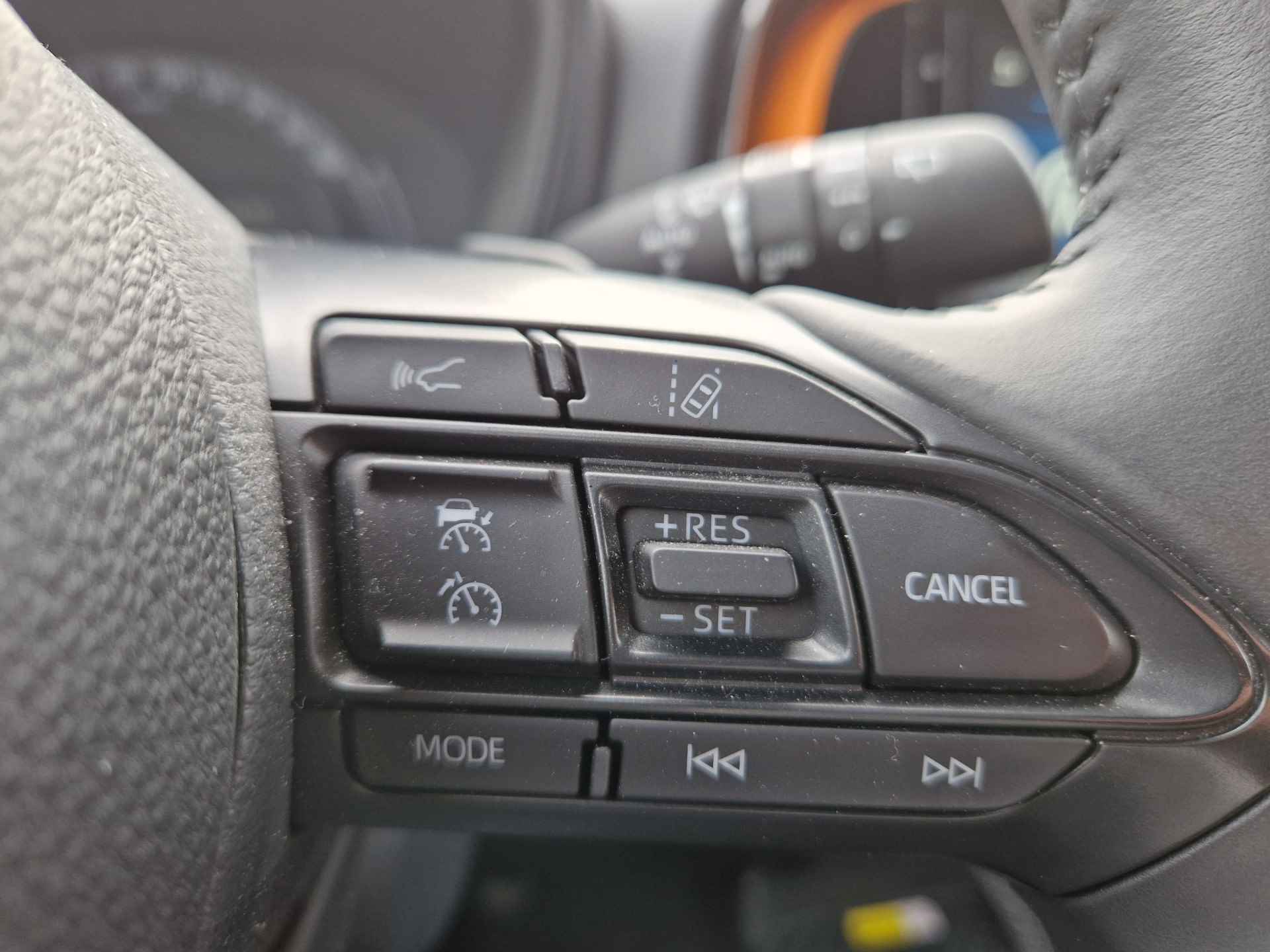 Toyota Aygo X 1.0 Limited Automaat JBL, Parkeersensoren V+A , Apple/Android , All-in Rijklaarprijs - 12/25