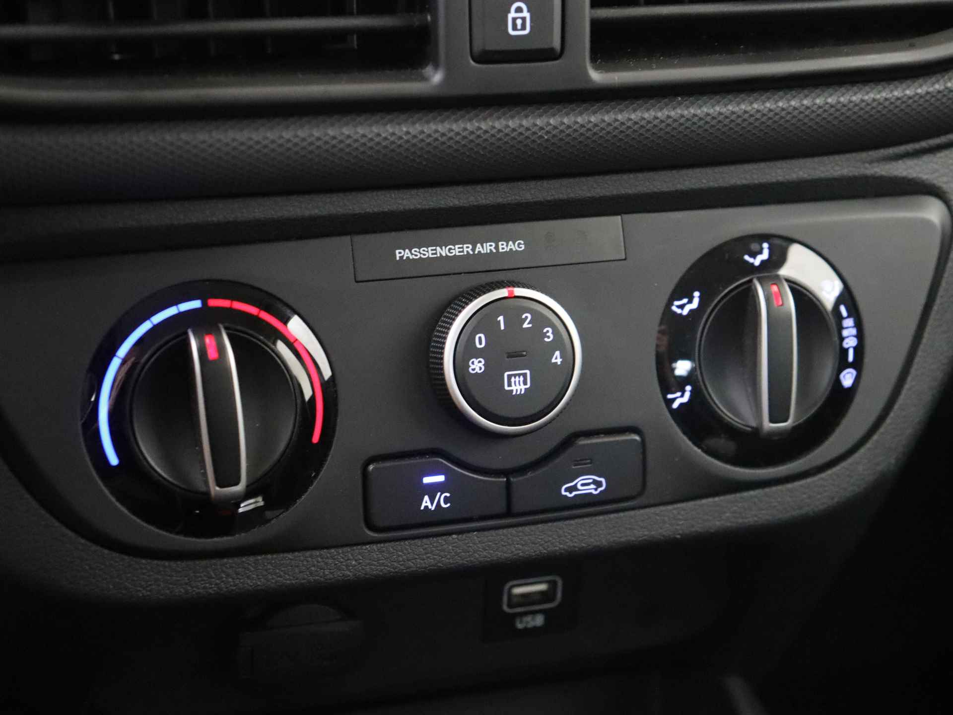 Hyundai i10 1.0 Comfort 5 deurs | Navigatie by App | Airco - 17/29