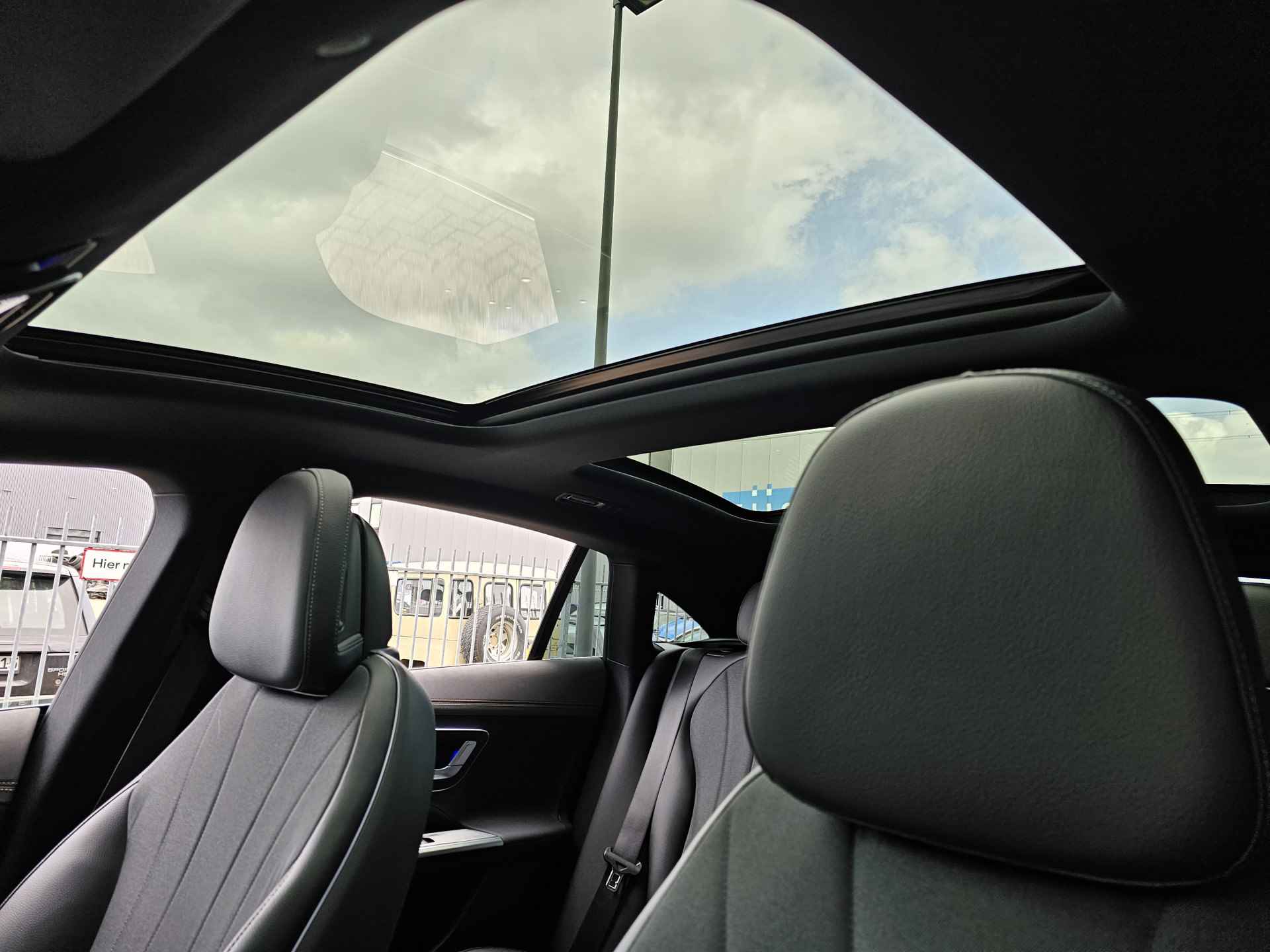 Mercedes-Benz EQE 300 Business Line Plus | Panoramadak | Apple Carplay | Stoelverwarming - 15/16