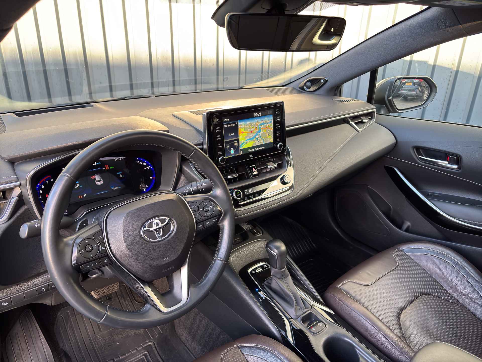 Toyota Corolla Touring Sports 2.0 Hybrid Premium | Panodak | JBL | Trekhaak afnb. | Leder | Prijs Rijklaar!! - 6/51