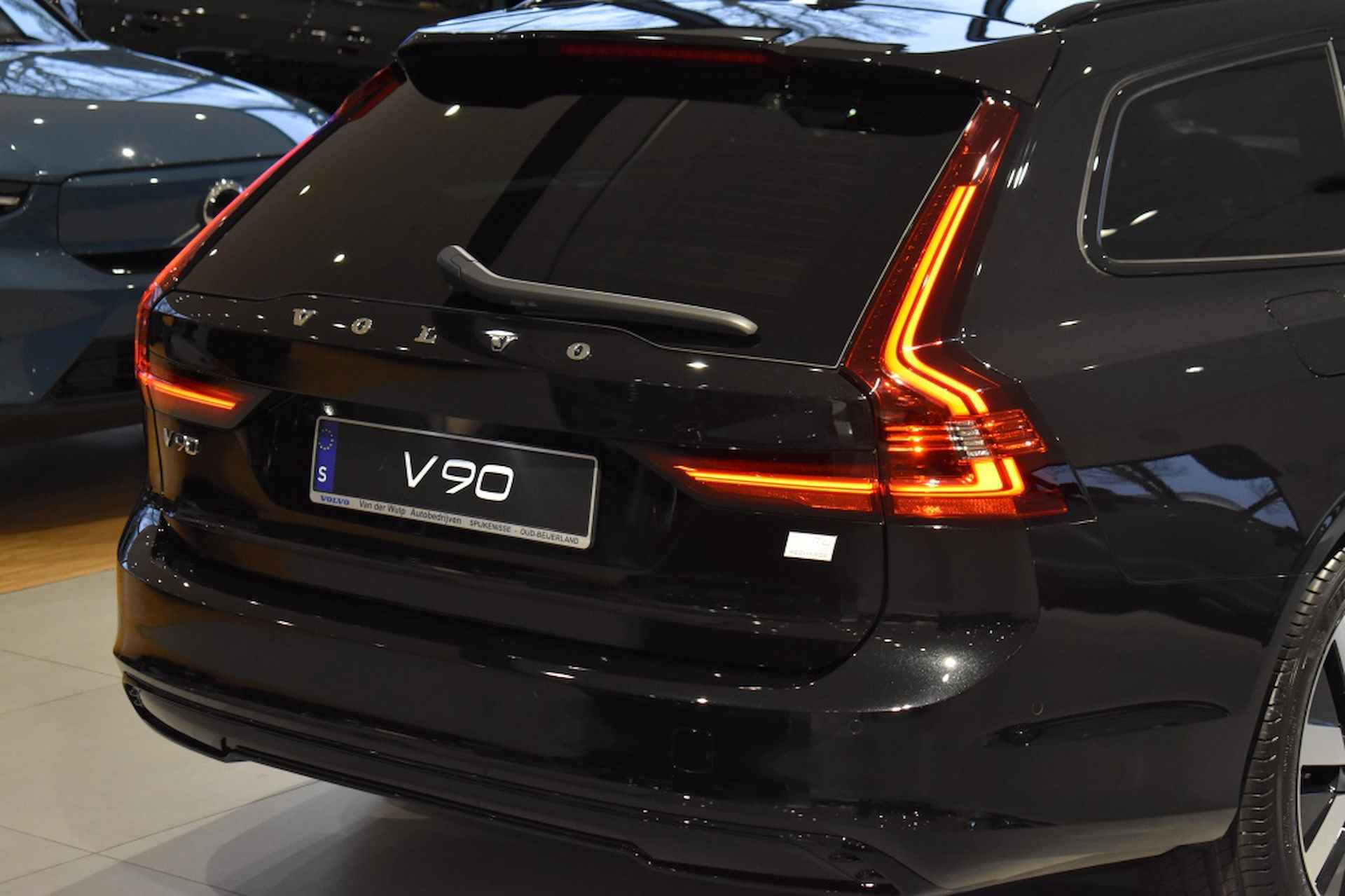 Volvo V90 T6 350pk AWD Ultimate Dark | 360 camera | Getint glas achter *ni - 15/44