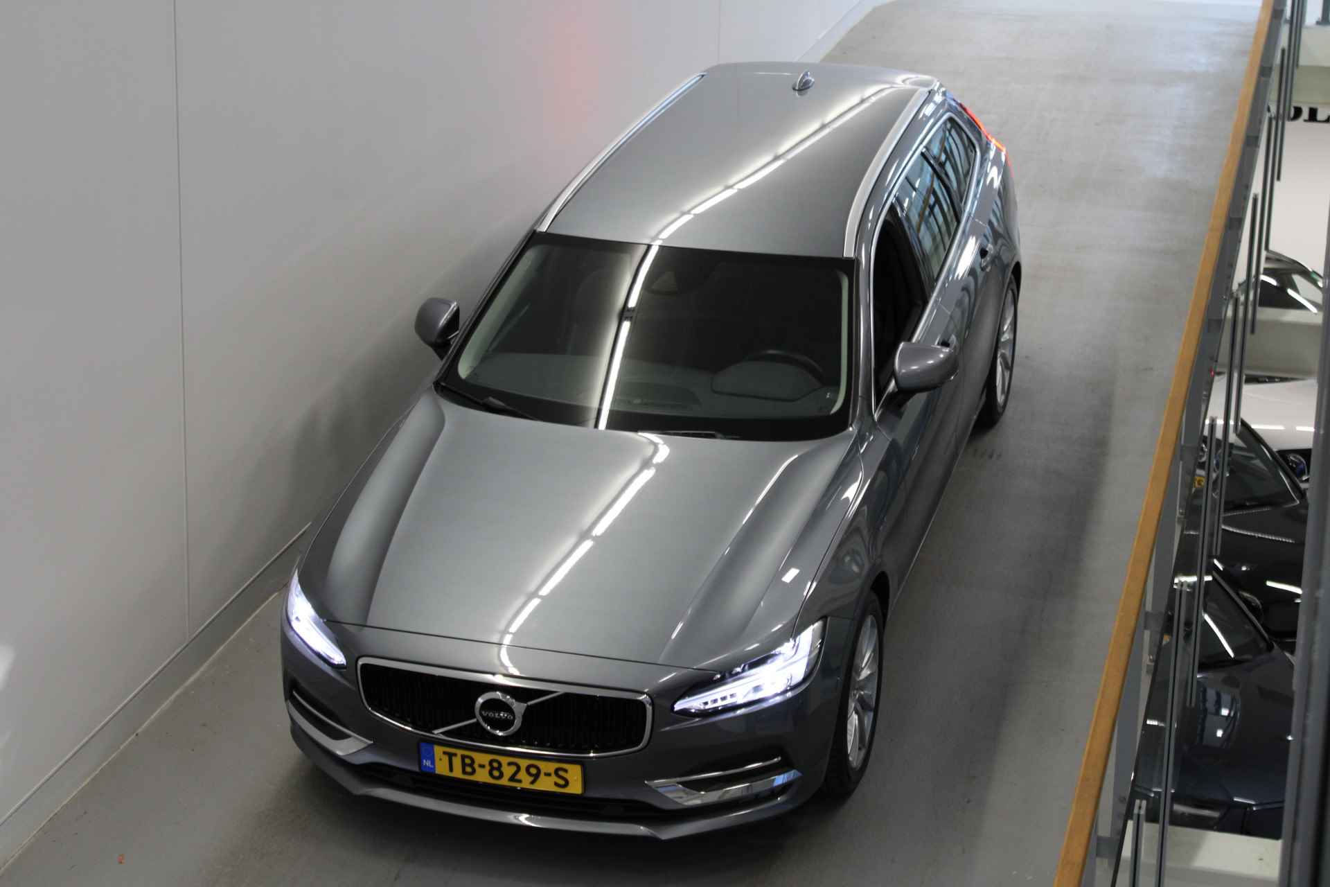 Volvo V90 T4 190PK Momentum | Adapt LED | Standkachel | Blis | Power Seat | Leder | Stuurverw - 17/54