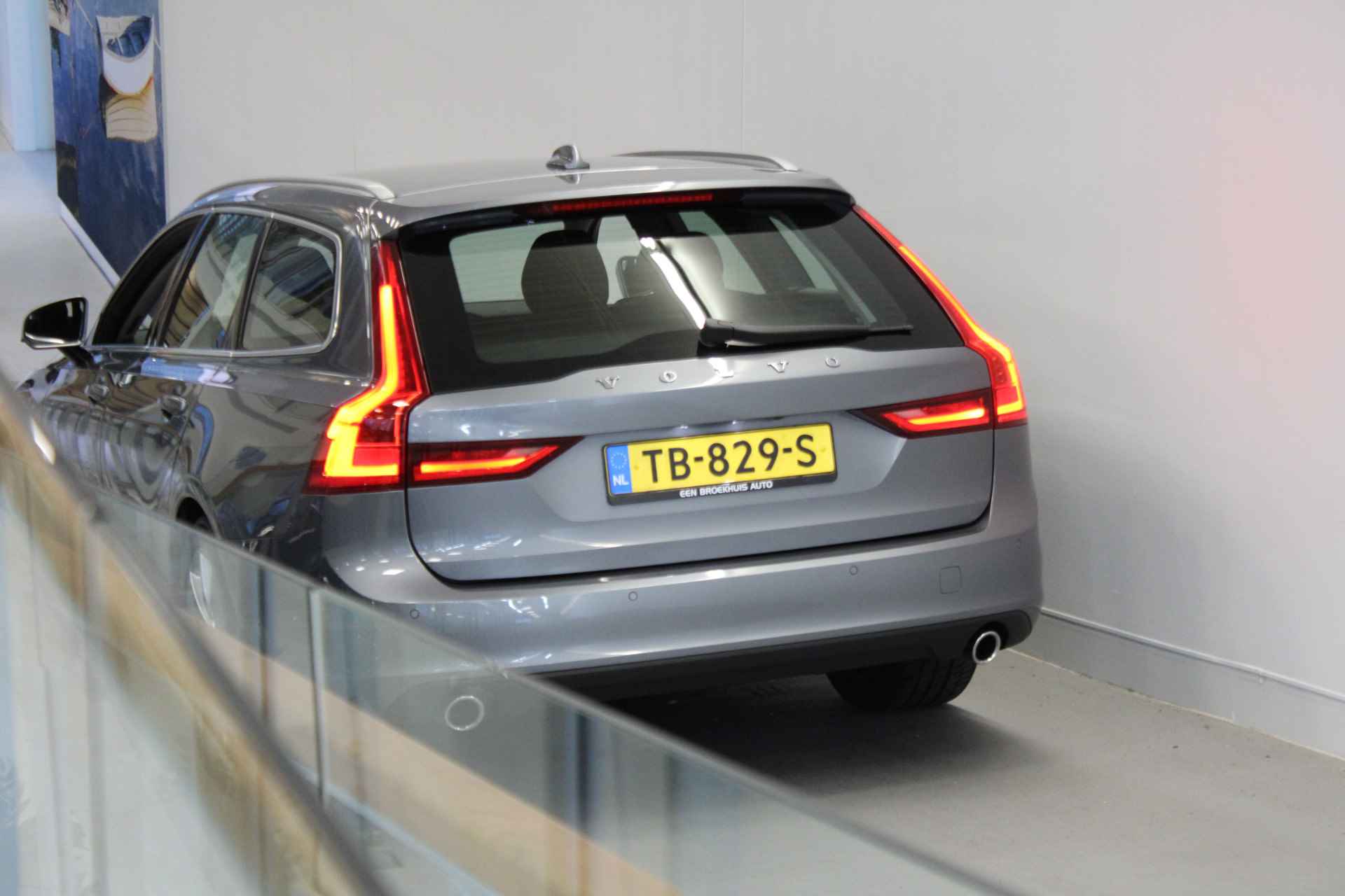 Volvo V90 T4 190PK Momentum | Adapt LED | Standkachel | Blis | Power Seat | Leder | Stuurverw - 53/54